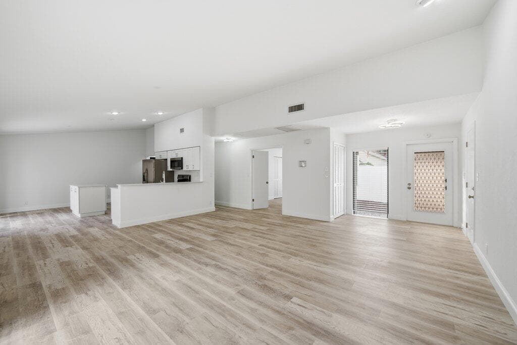 905 NW 22nd Avenue, Delray Beach, FL 33445 23