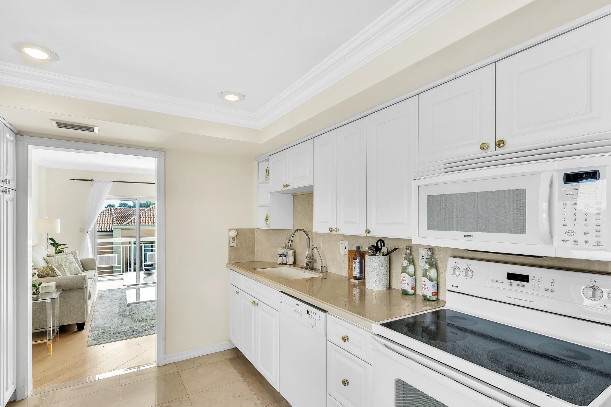 250 N Bradley Place 402, Palm Beach, FL 33480 22