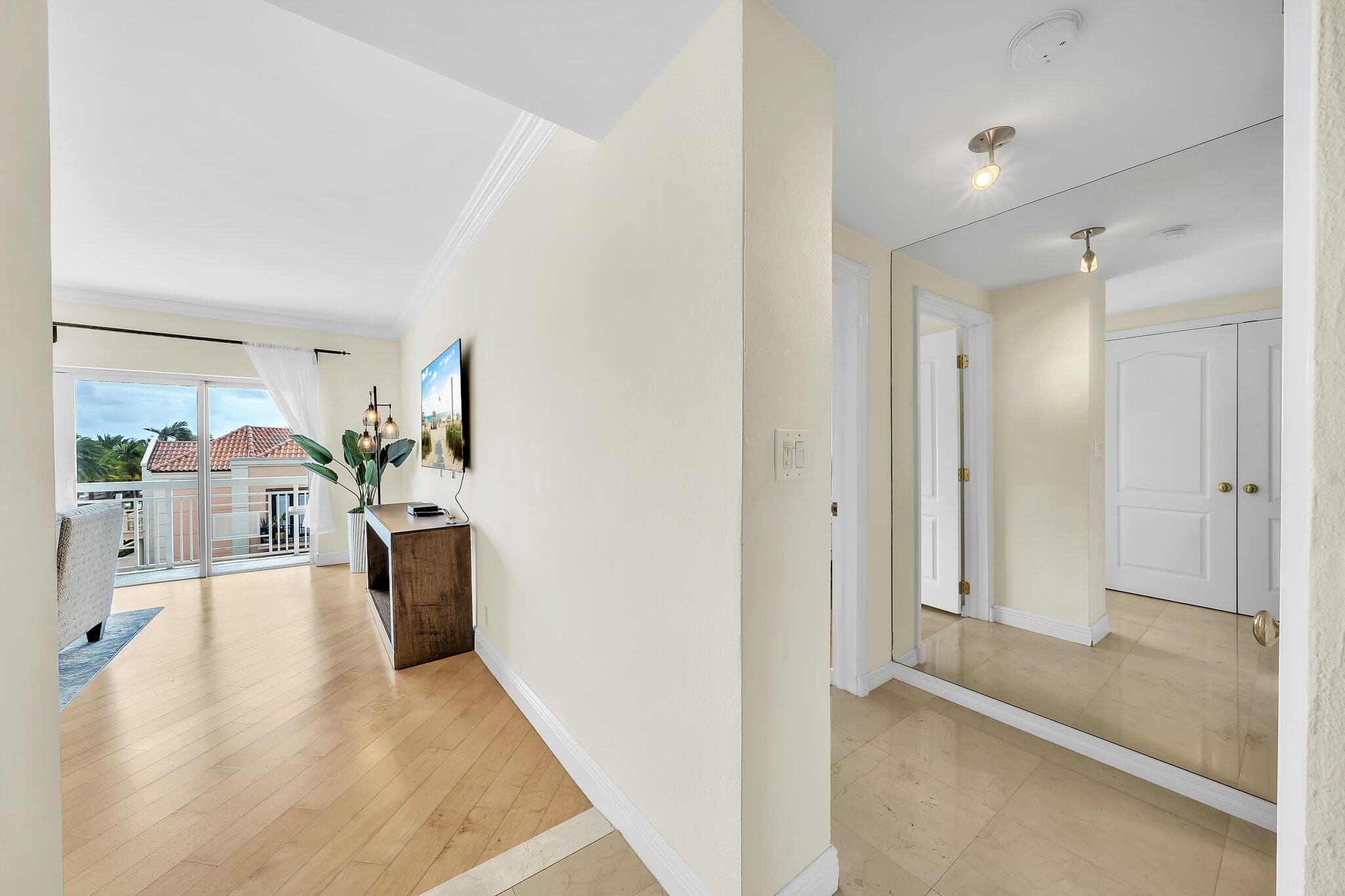 250 N Bradley Place 402, Palm Beach, FL 33480 25