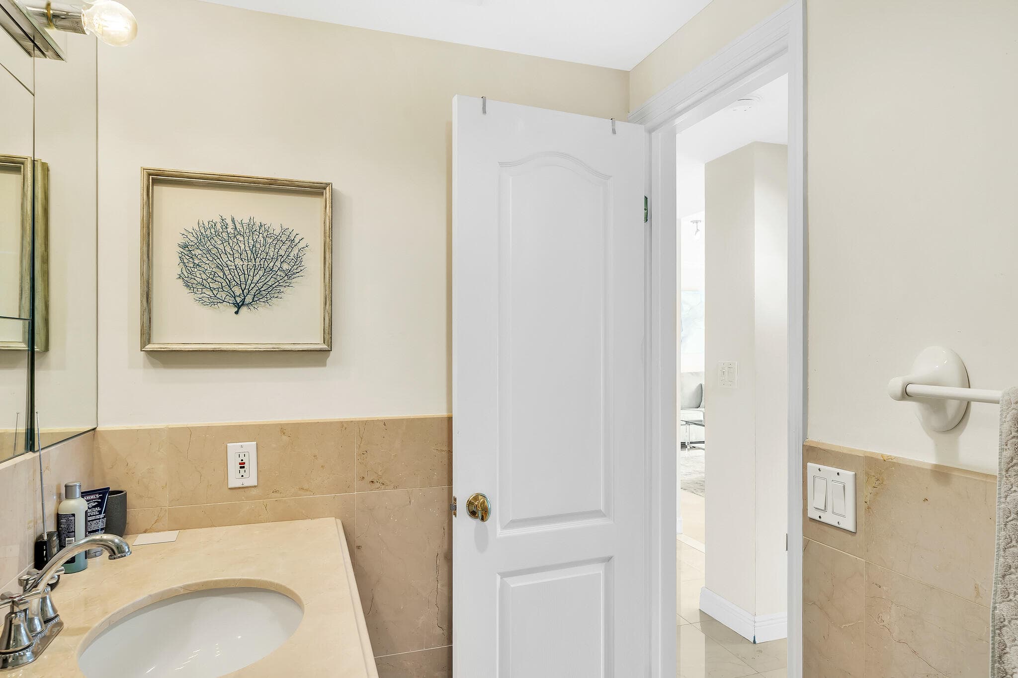 250 N Bradley Place 402, Palm Beach, FL 33480 34