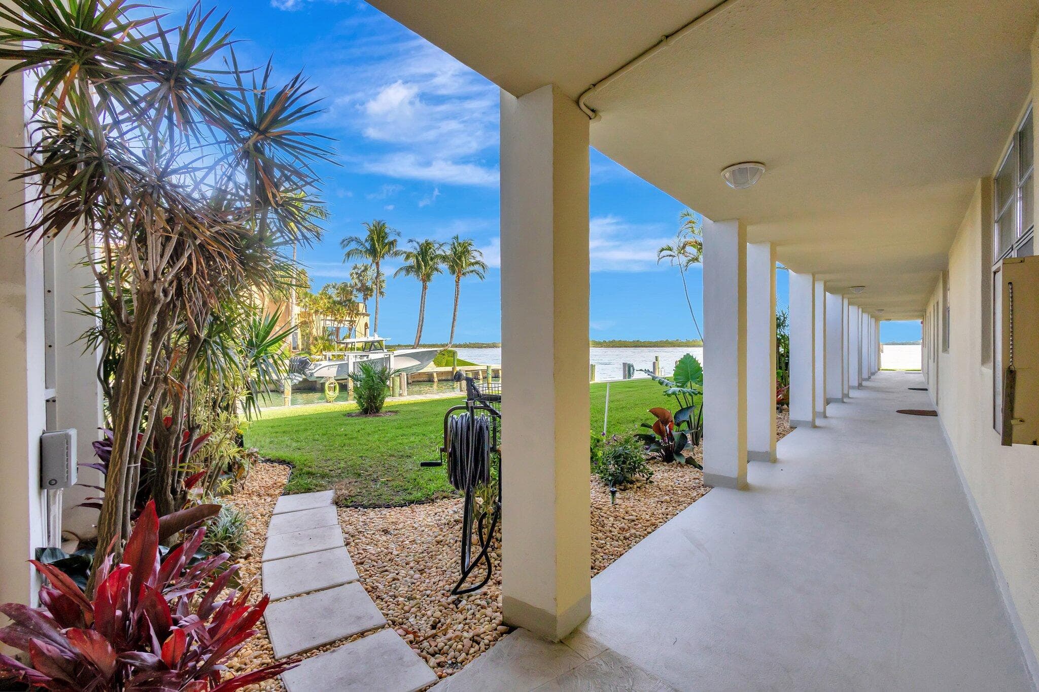 105 Paradise Harbour Boulevard 307, North Palm Beach, FL 33408 17