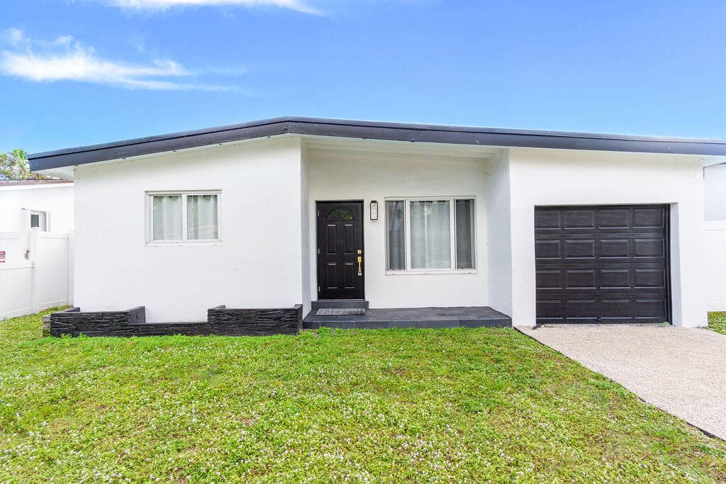 6370 Plunkett Street, Hollywood, FL 33023 35