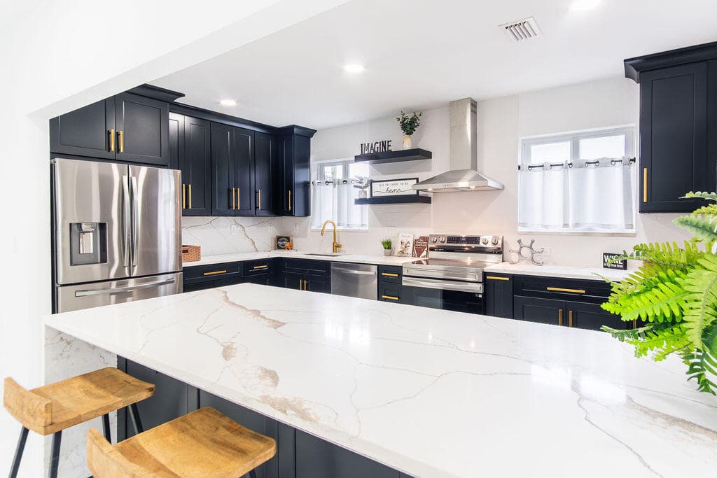 6370 Plunkett Street, Hollywood, FL 33023 2