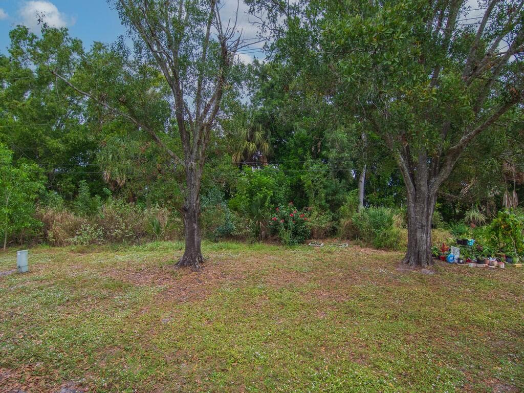 61 E Caribbean, Port St. Lucie, FL 34952 33