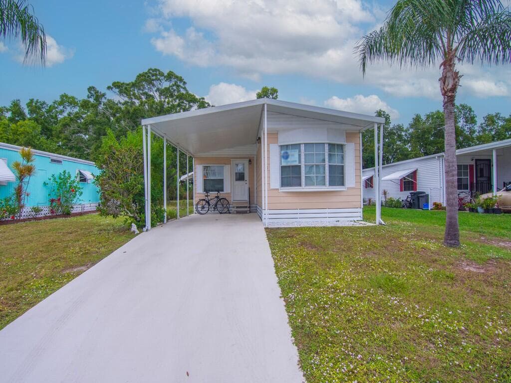 61 E Caribbean, Port St. Lucie, FL 34952 4