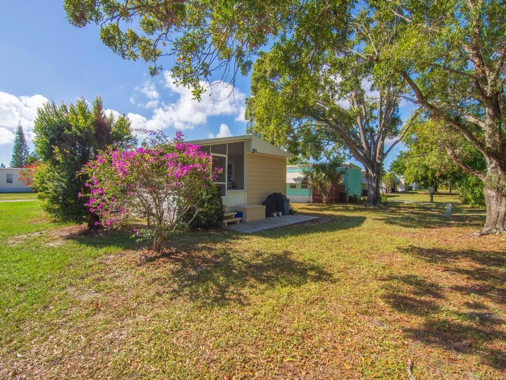 61 E Caribbean, Port St. Lucie, FL 34952 43