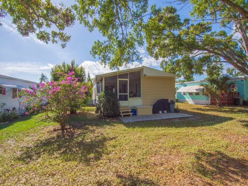 61 E Caribbean, Port St. Lucie, FL 34952 45