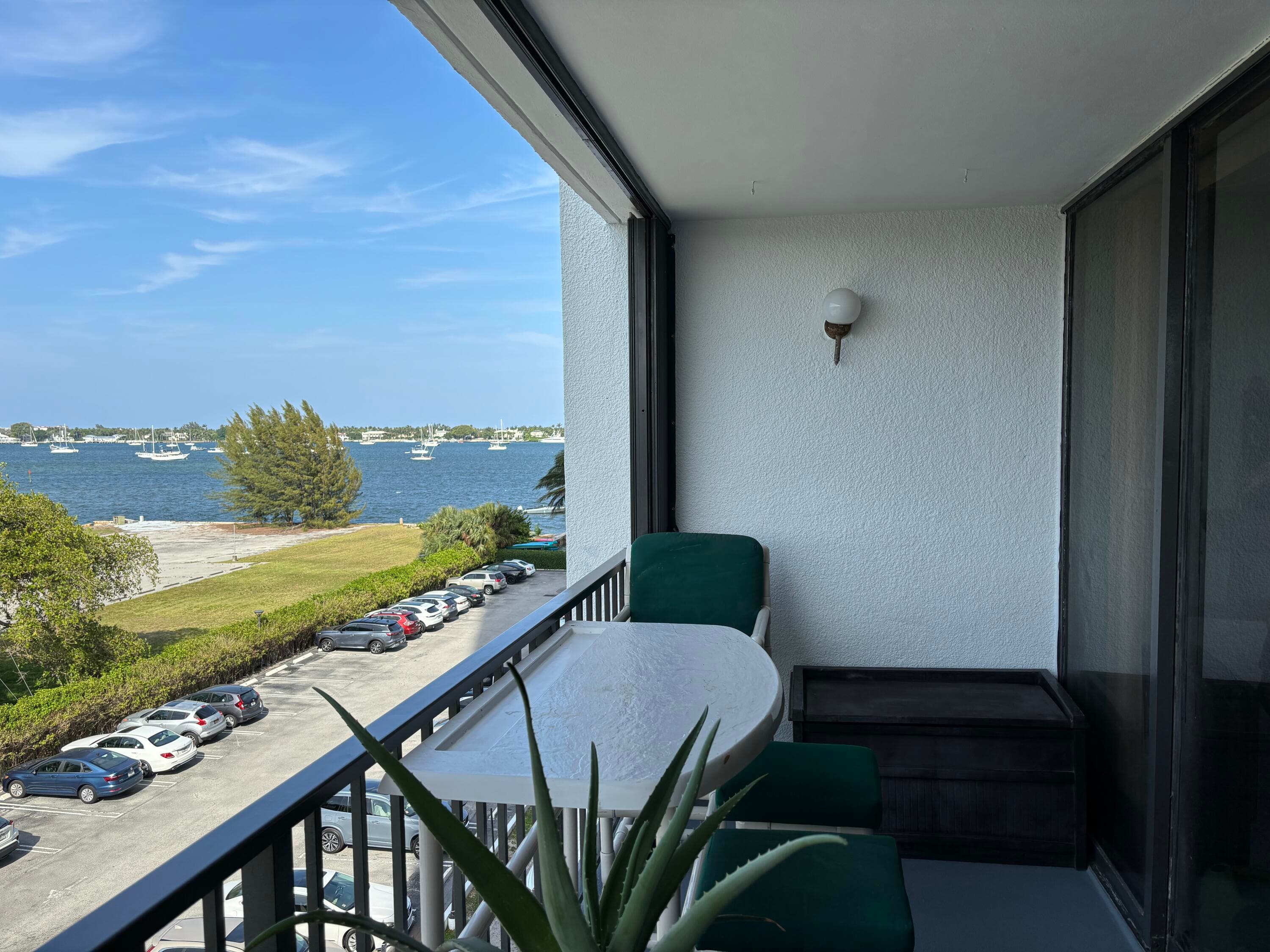 5600 N Flagler Drive 401, West Palm Beach, FL 33407 17