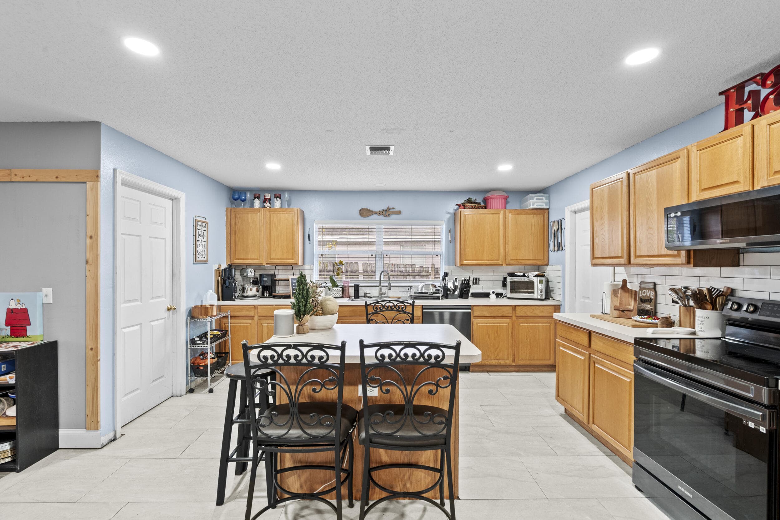 370 SW Tulip Boulevard, Port St. Lucie, FL 34953 24