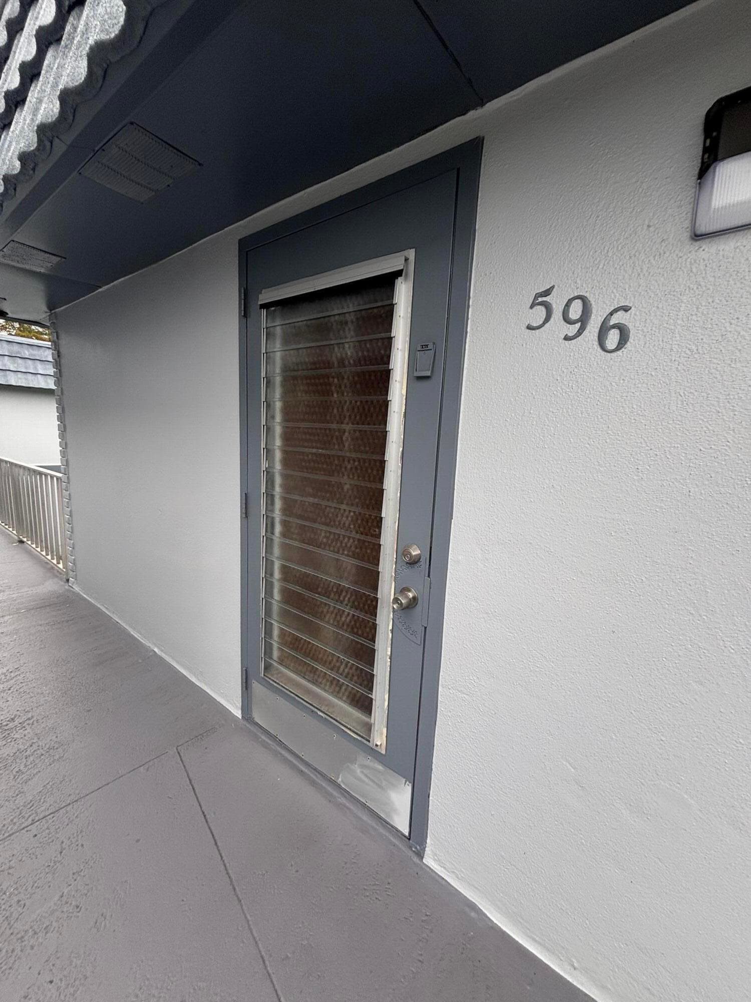 596 Saxony M, Delray Beach, FL 33446 17