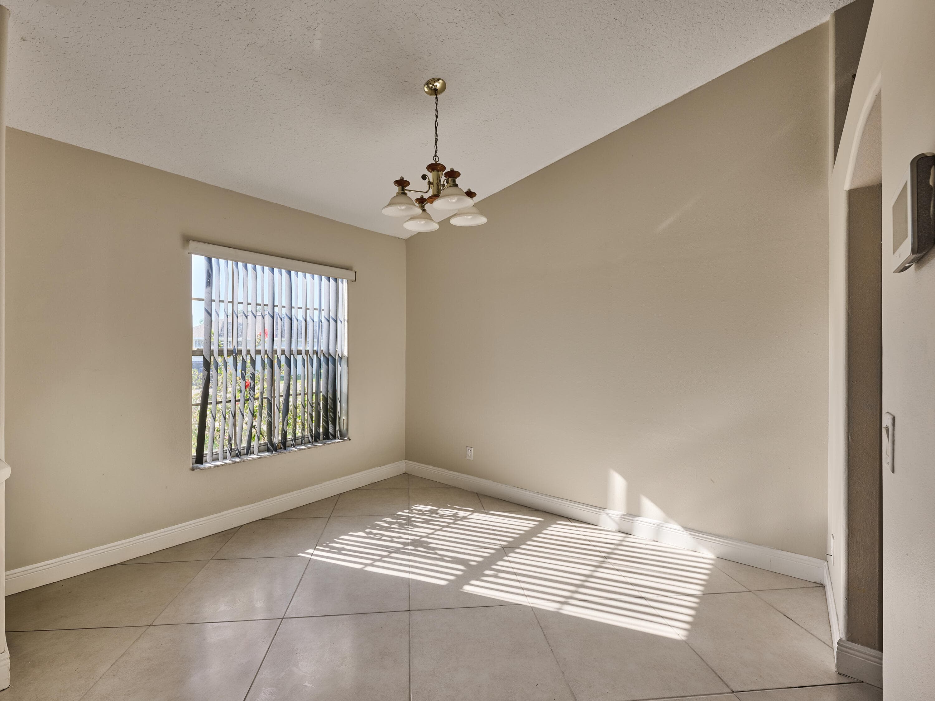 1407 SE Grapeland Avenue, Port St. Lucie, FL 34952 19