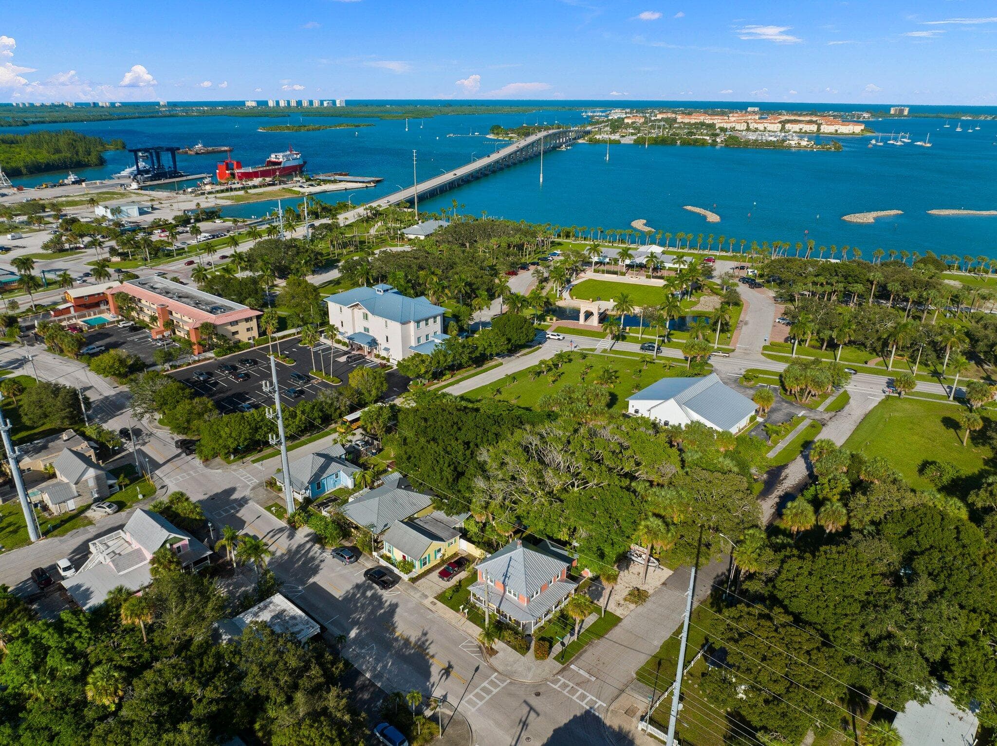 518 N 2nd Street, Fort Pierce, FL 34950 54