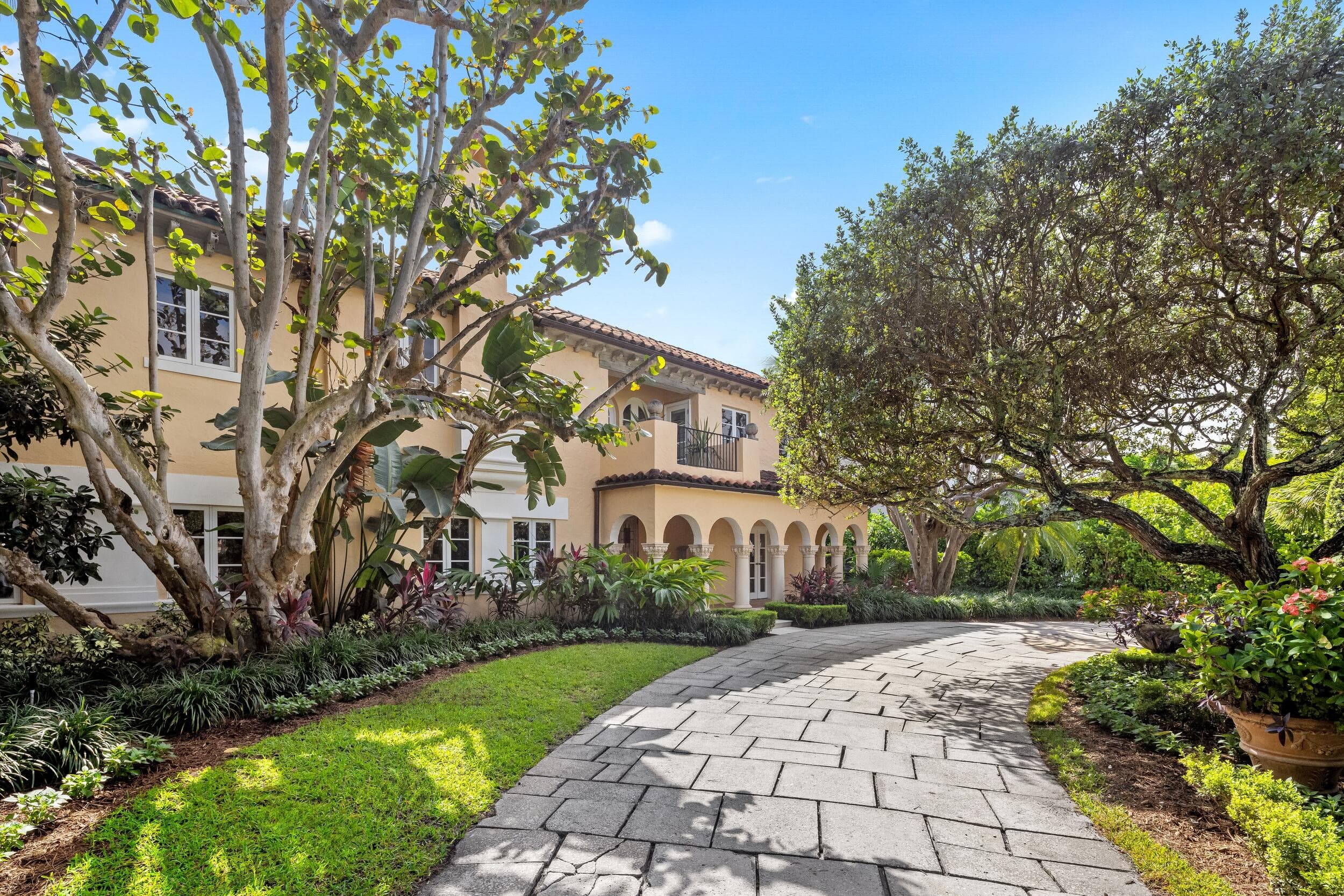 124 Brazilian Avenue, Palm Beach, FL 33480