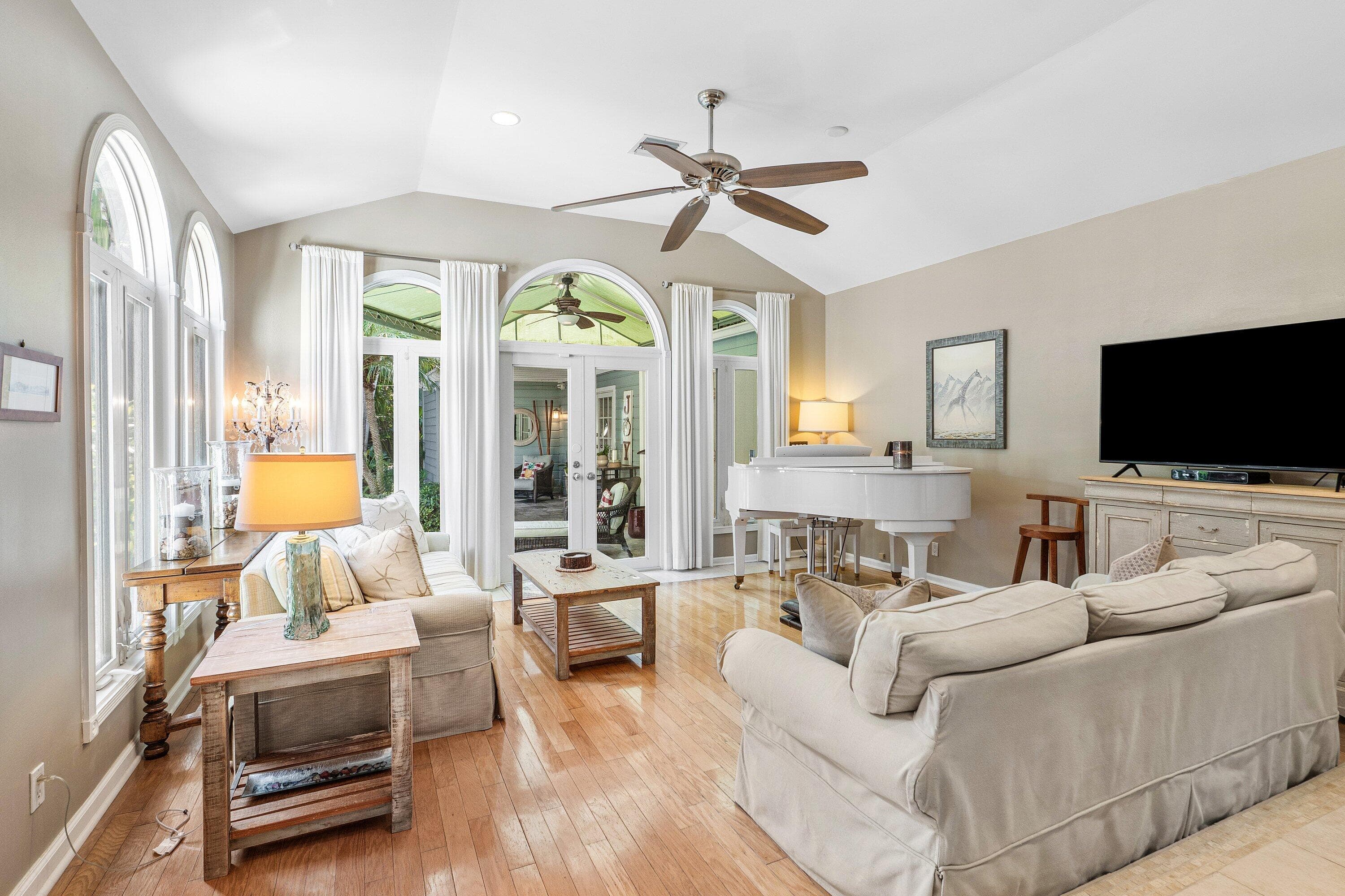 802 NE 2nd Street, Delray Beach, FL 33483 17
