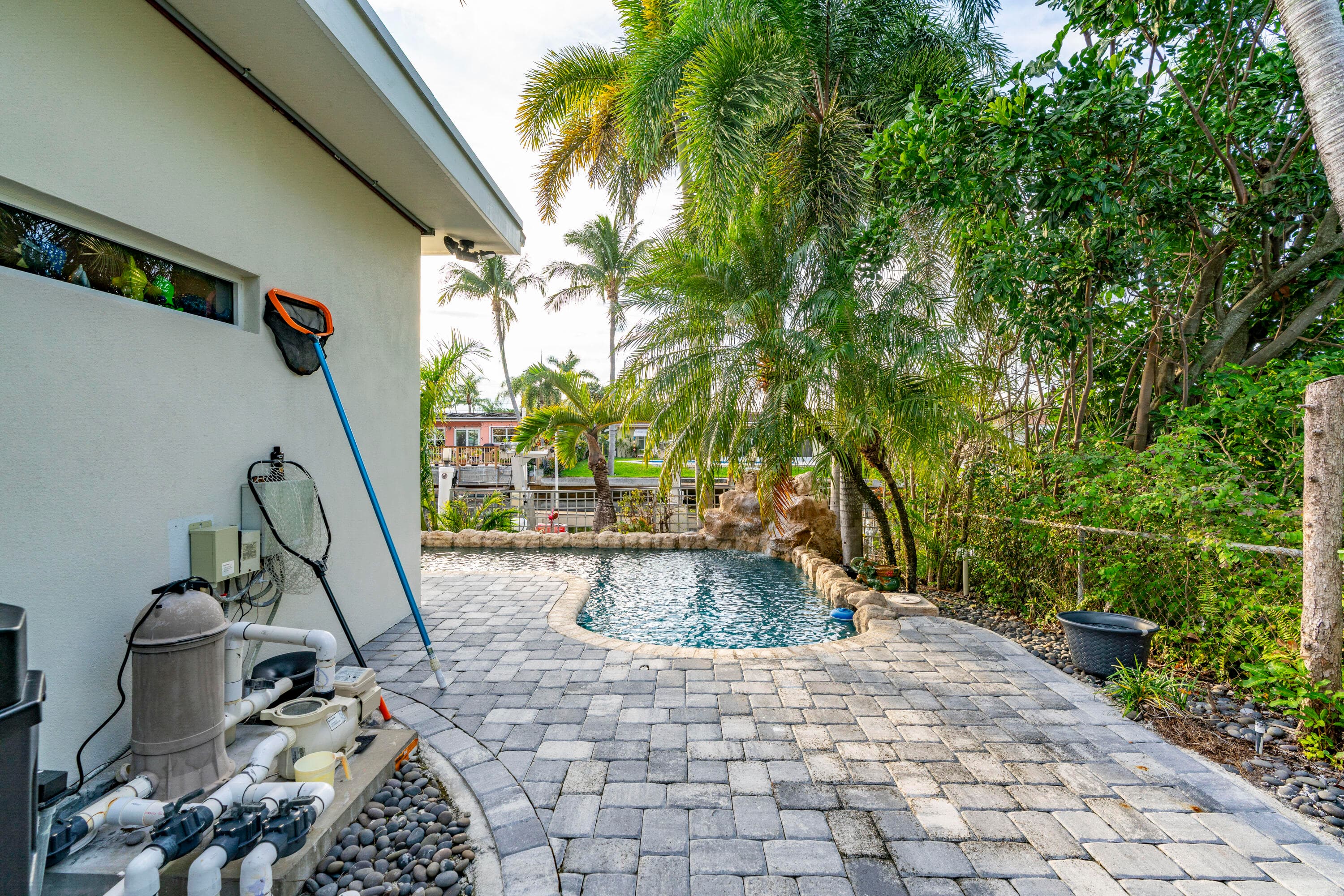 851 SE 5th Avenue, Pompano Beach, FL 33060 72