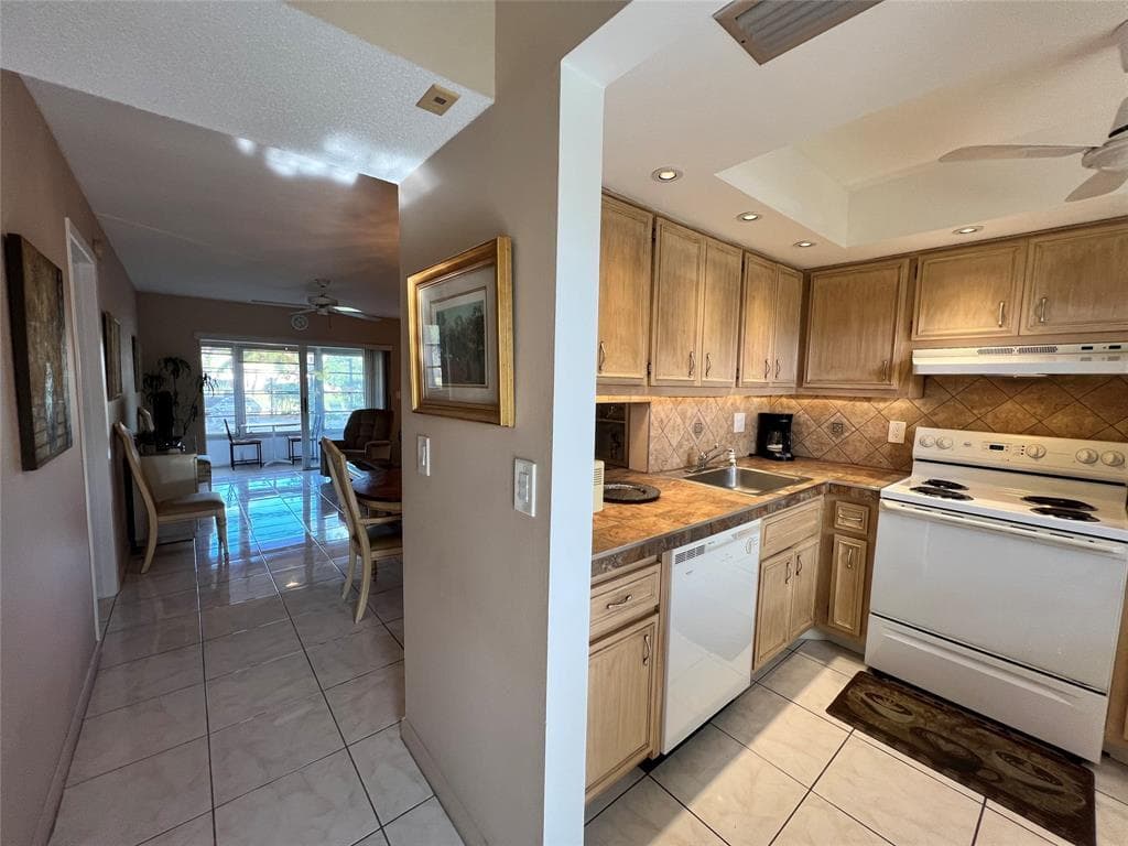 2800 NW 47th Terrace 106b, Lauderdale Lakes, FL 33313 12