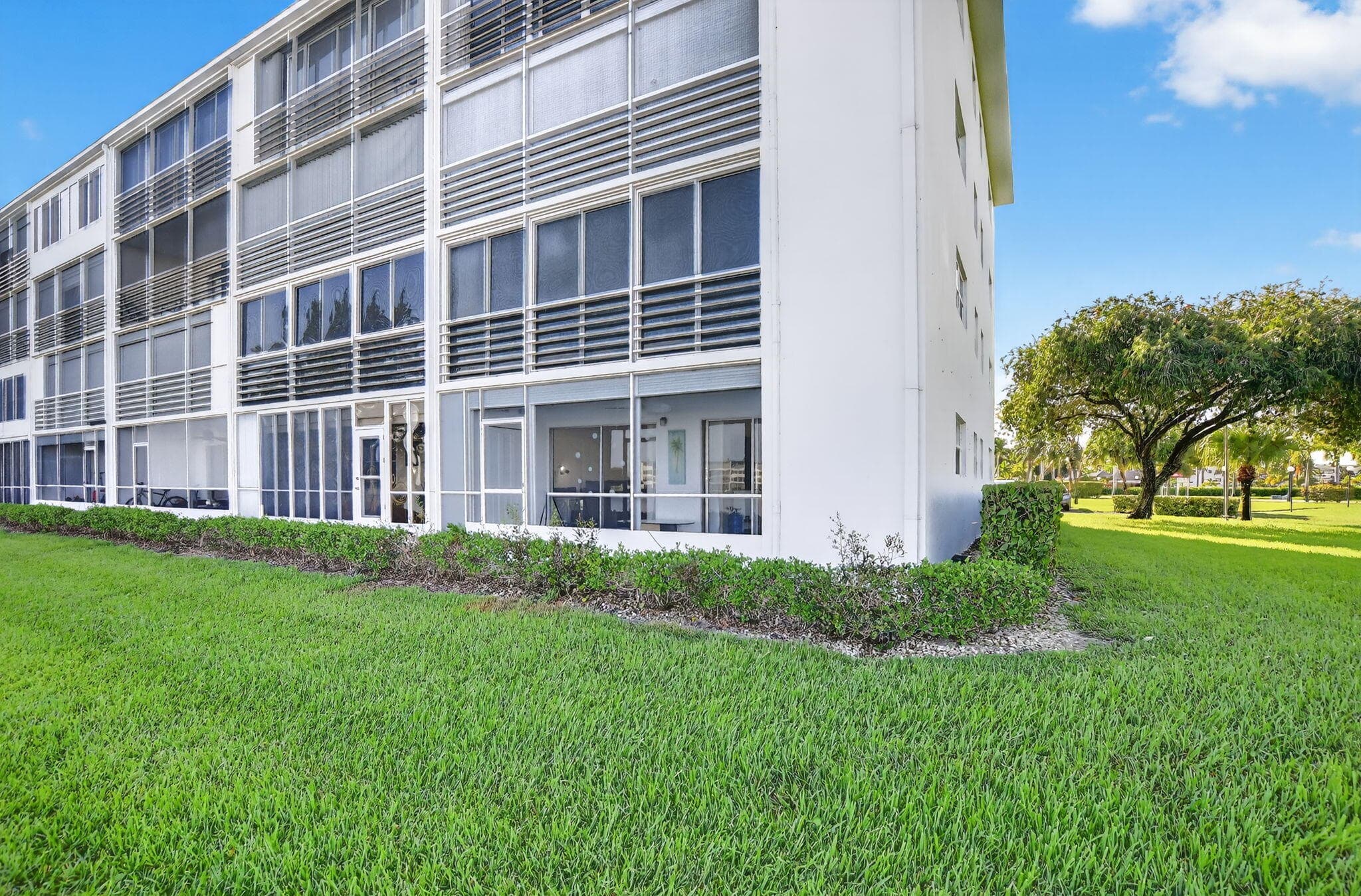 1090 Guildford E 1090, Boca Raton, FL 33434 16