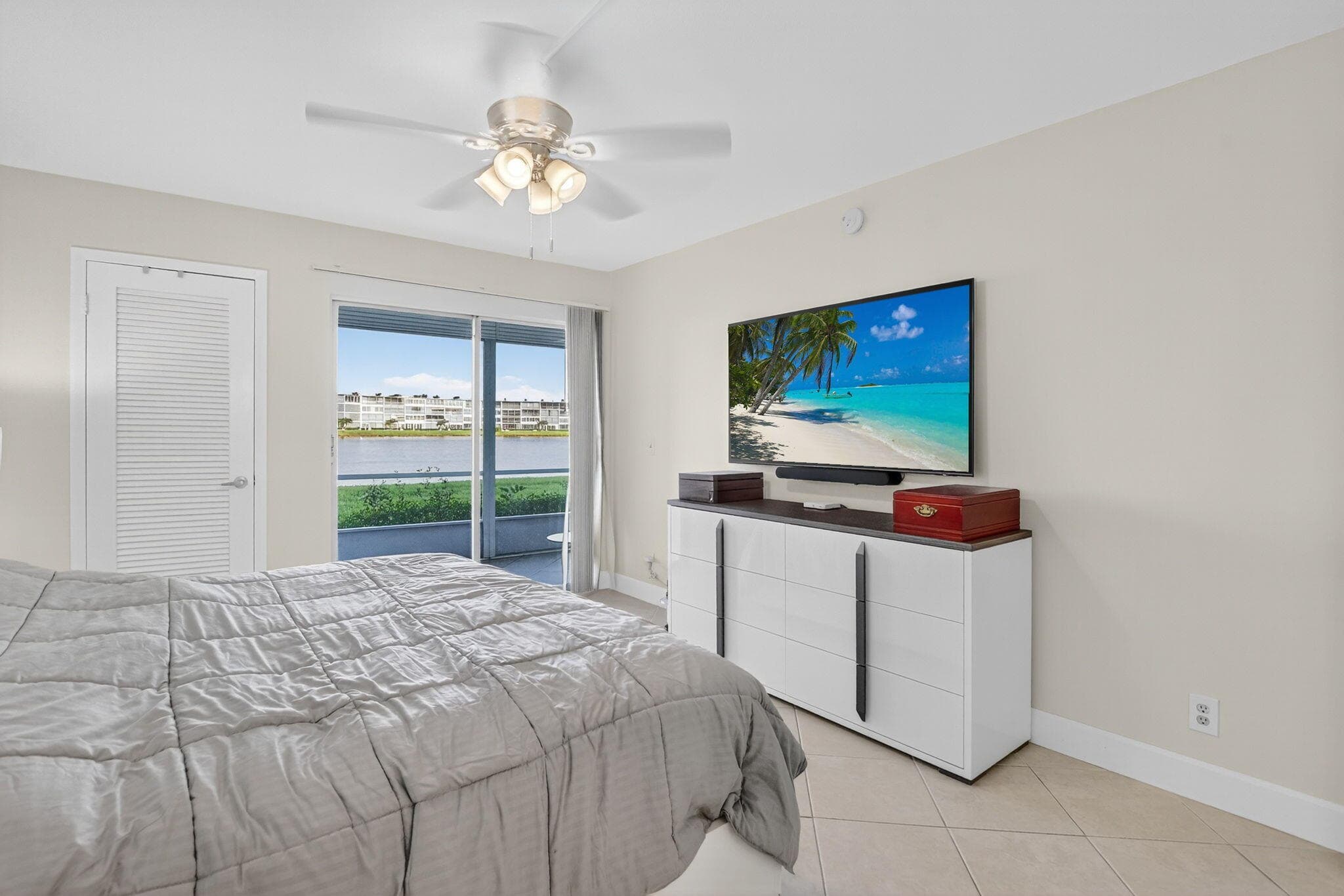 1090 Guildford E 1090, Boca Raton, FL 33434 23