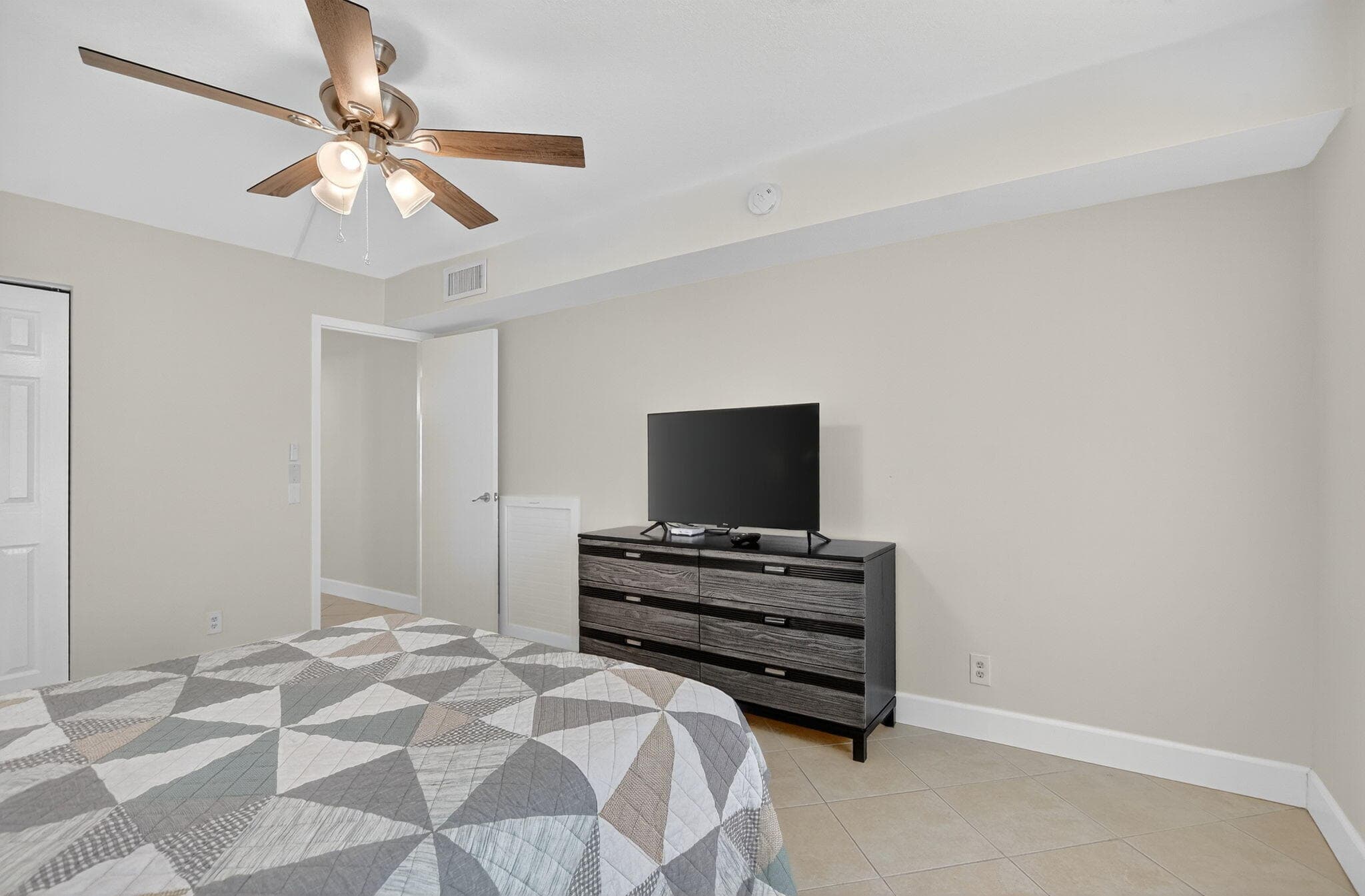 1090 Guildford E 1090, Boca Raton, FL 33434 27