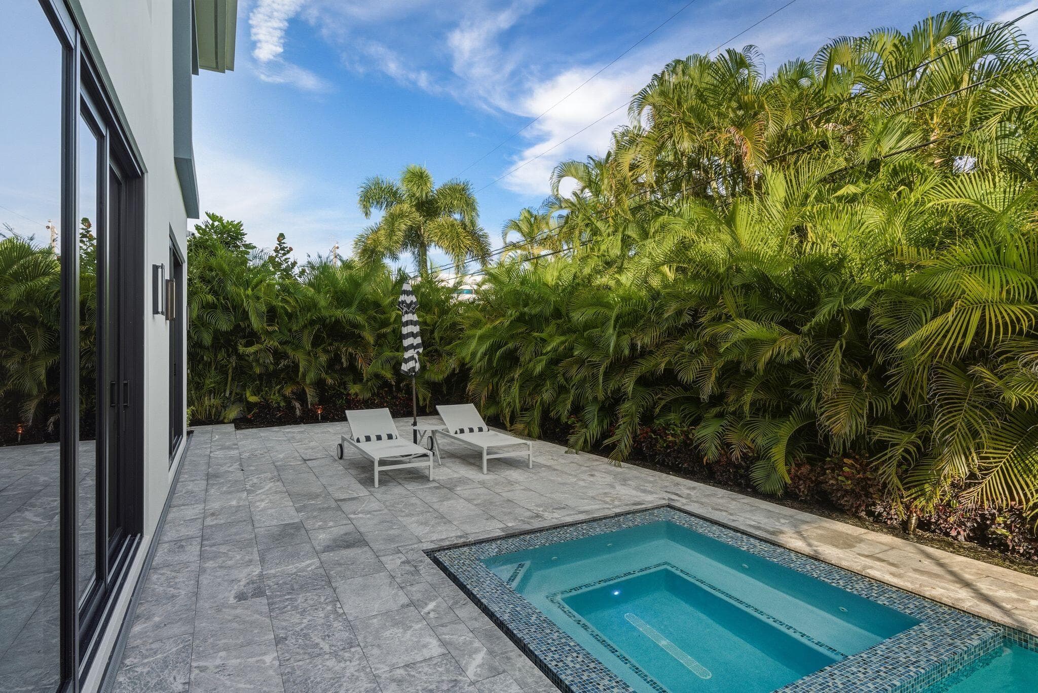 1050 NE 3rd Avenue, Boca Raton, FL 33432 43