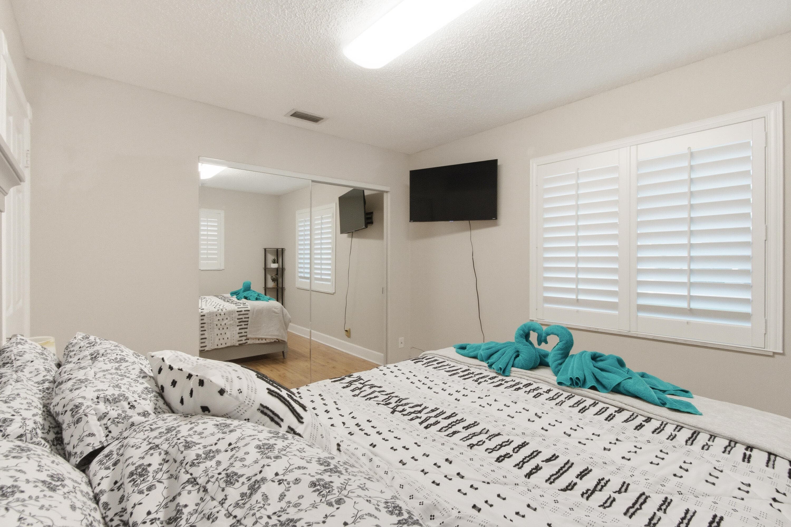 1905 Meadow Court, Palm Springs, FL 33406 29