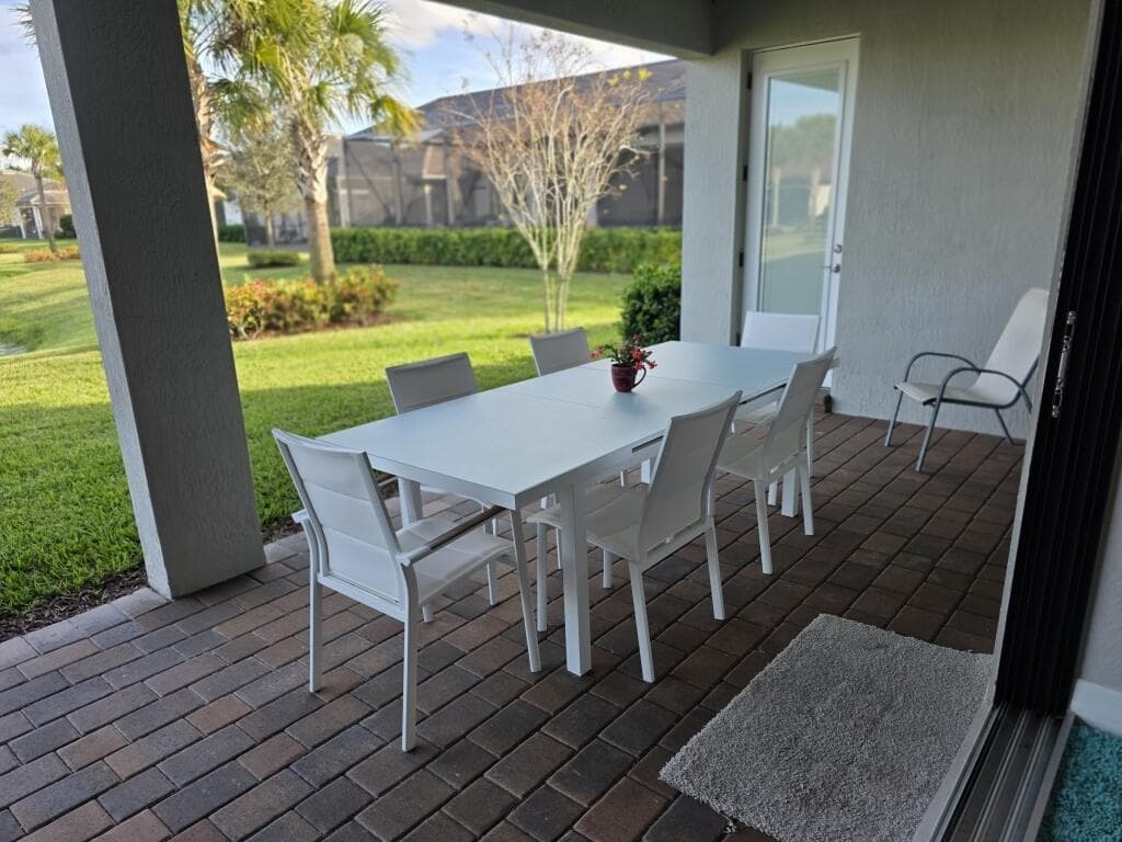 527 SE Vallarta Drive, Port St. Lucie, FL 34984 27