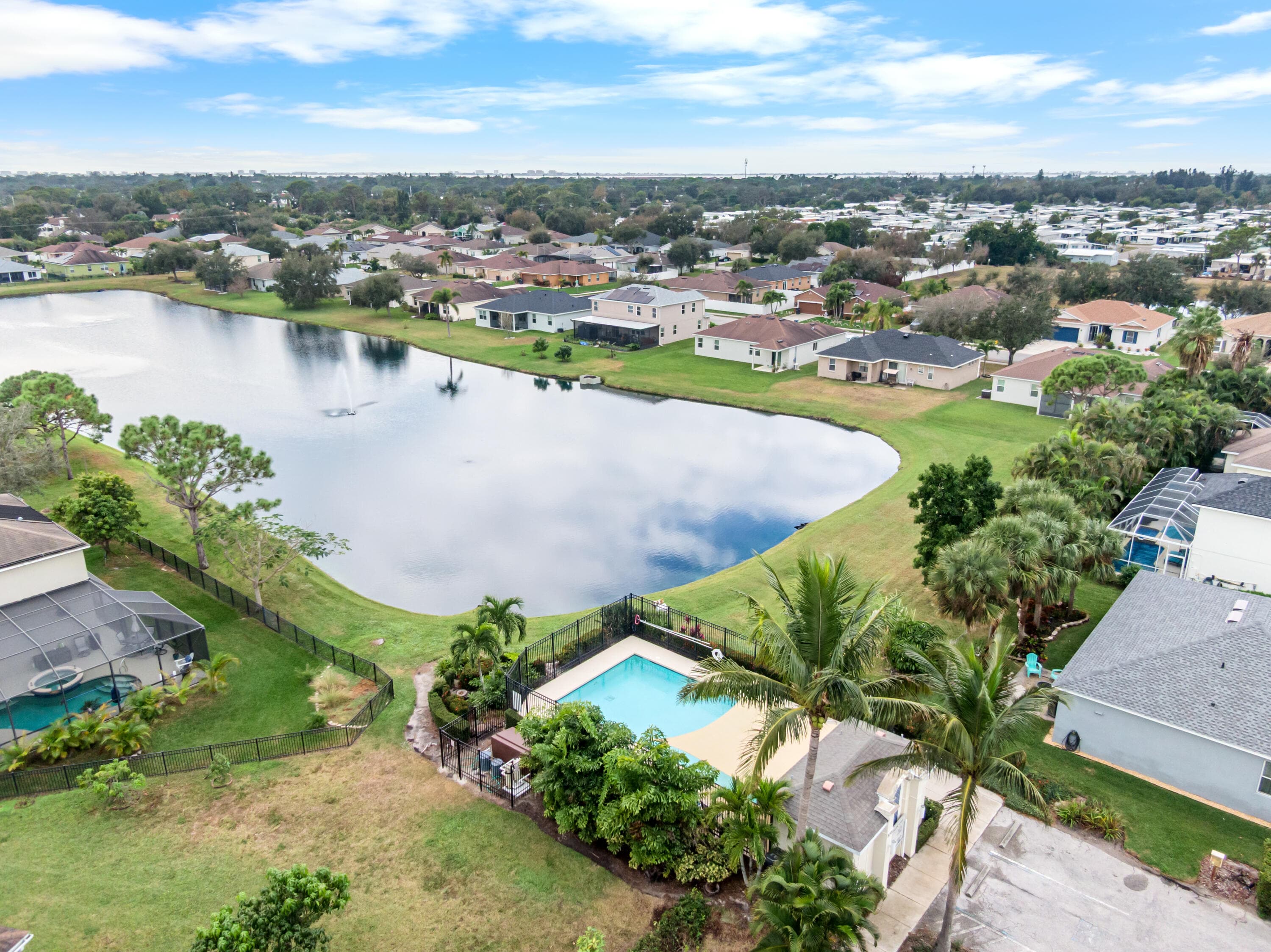 110 65th Avenue E, Bradenton, FL 34203 34