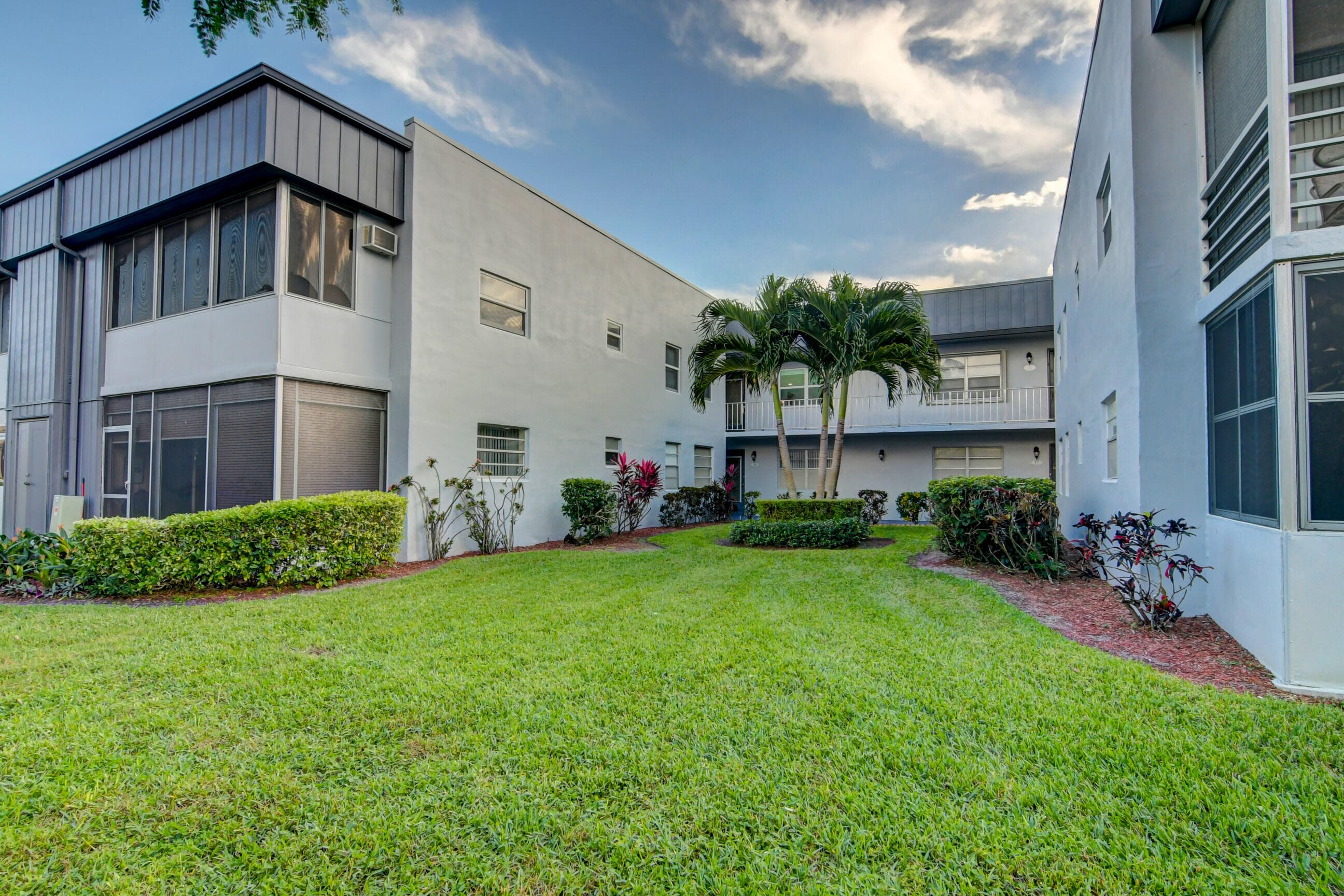 42 Burgundy A A, Delray Beach, FL 33484 35