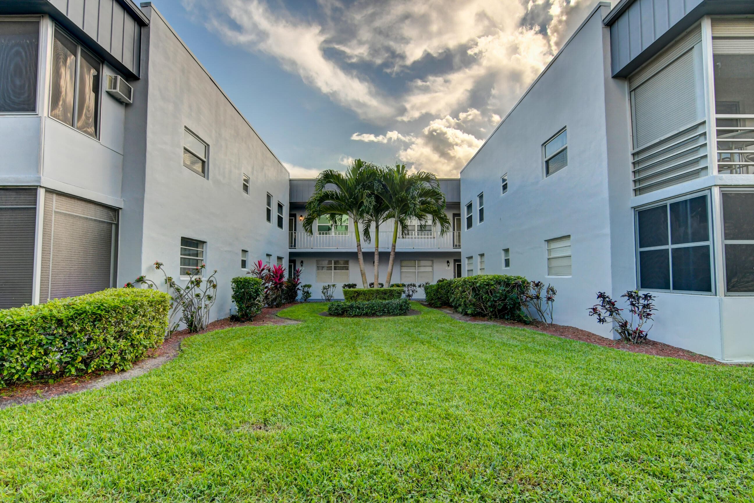 42 Burgundy A A, Delray Beach, FL 33484 36