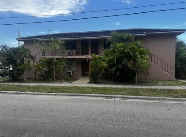 1120 N Sapodilla Avenue 4, West Palm Beach, FL 33401