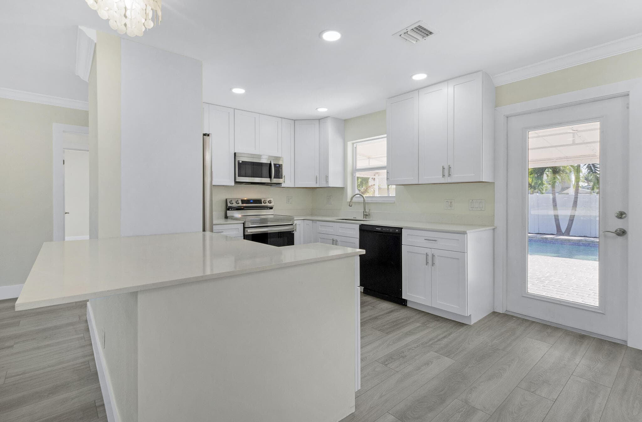 912 SE 8th Court, Deerfield Beach, FL 33441 11