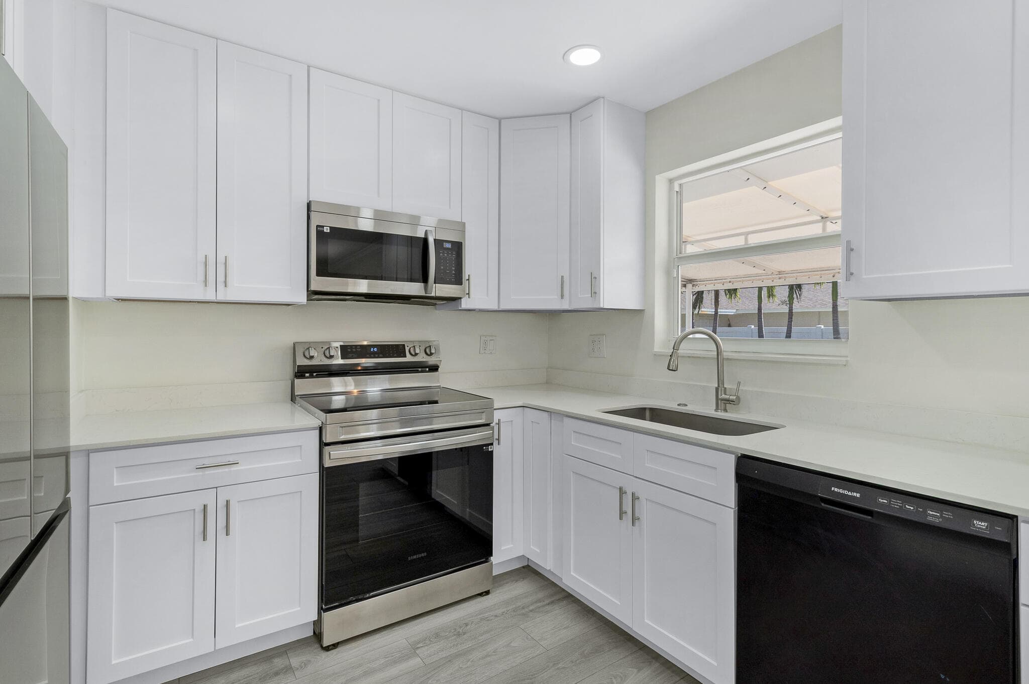 912 SE 8th Court, Deerfield Beach, FL 33441 12
