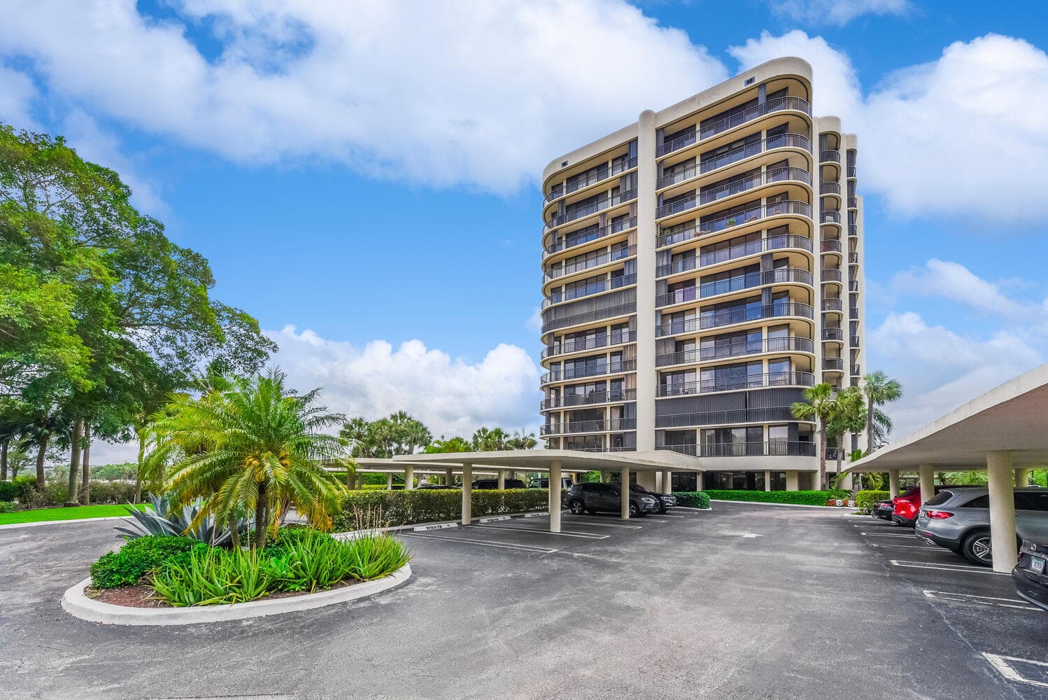 2427 Presidential Way 204, West Palm Beach, FL 33401 3