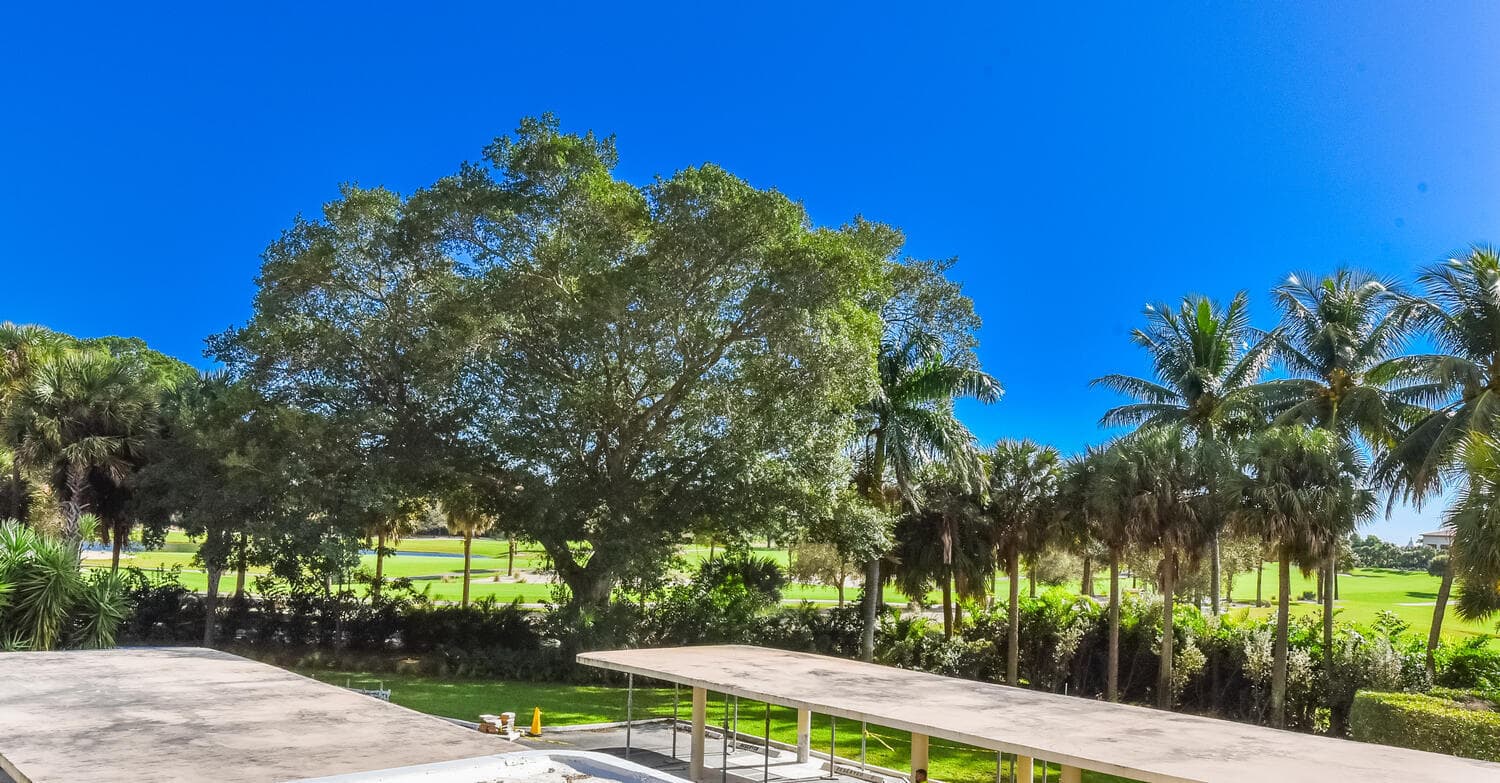 2427 Presidential Way 204, West Palm Beach, FL 33401 28
