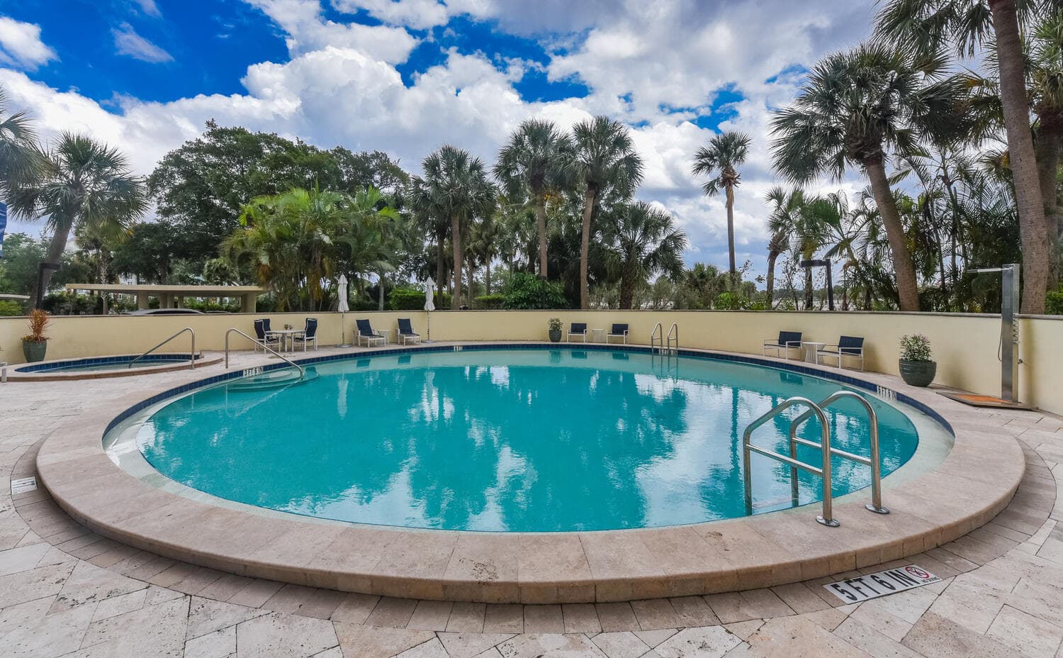 2427 Presidential Way 204, West Palm Beach, FL 33401 31