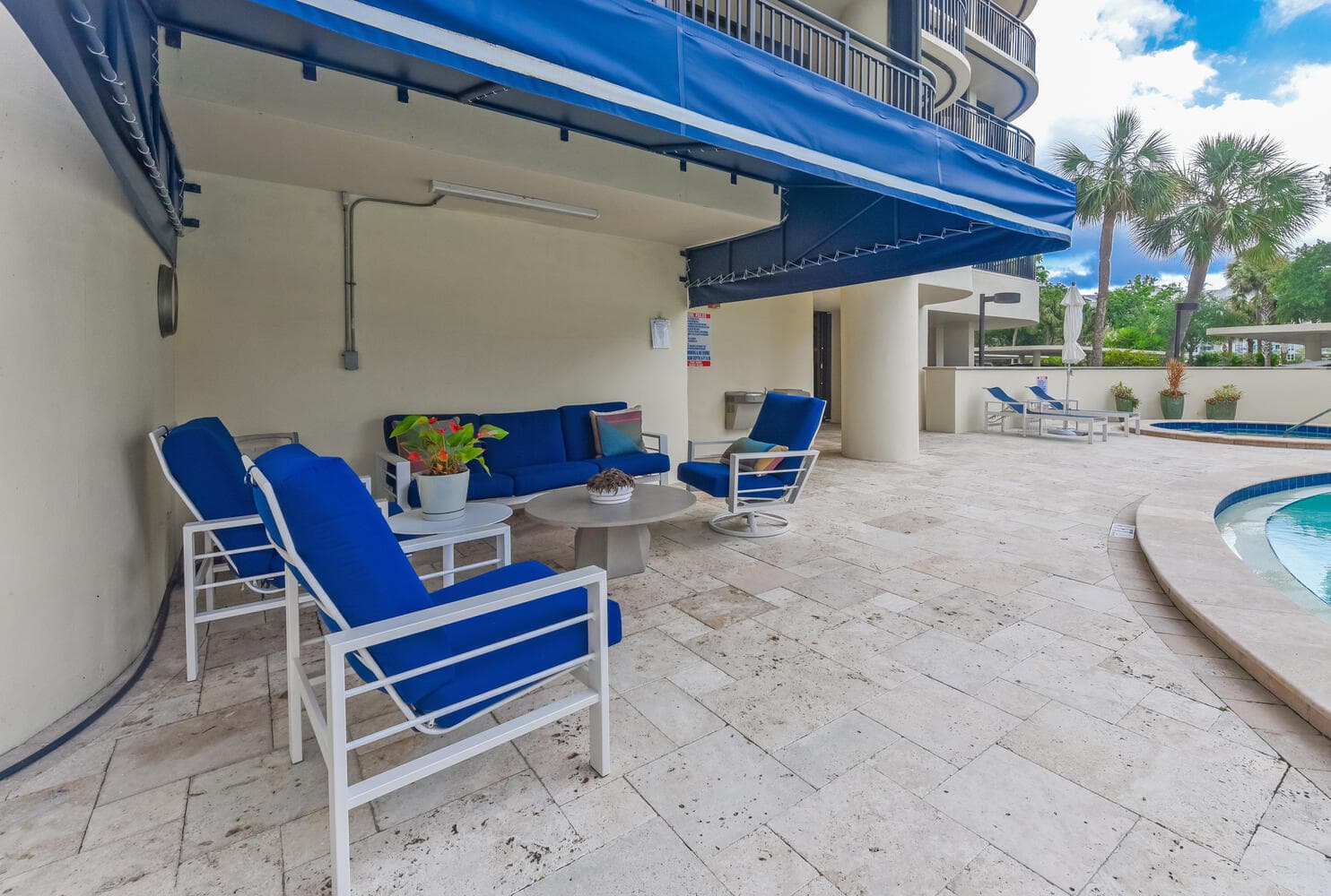 2427 Presidential Way 204, West Palm Beach, FL 33401 32