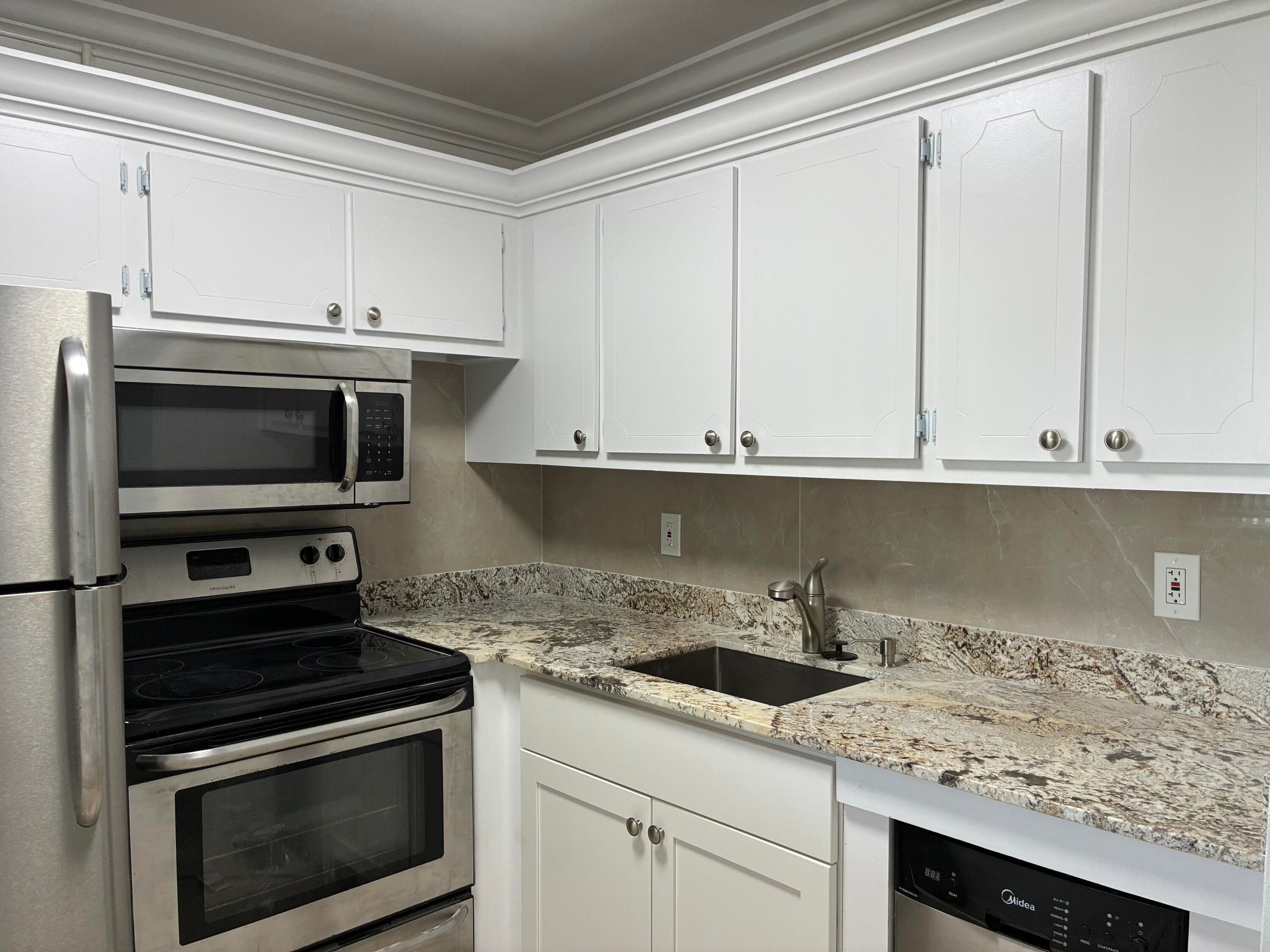 650 Horizons Avenue E 107, Boynton Beach, FL 33435
