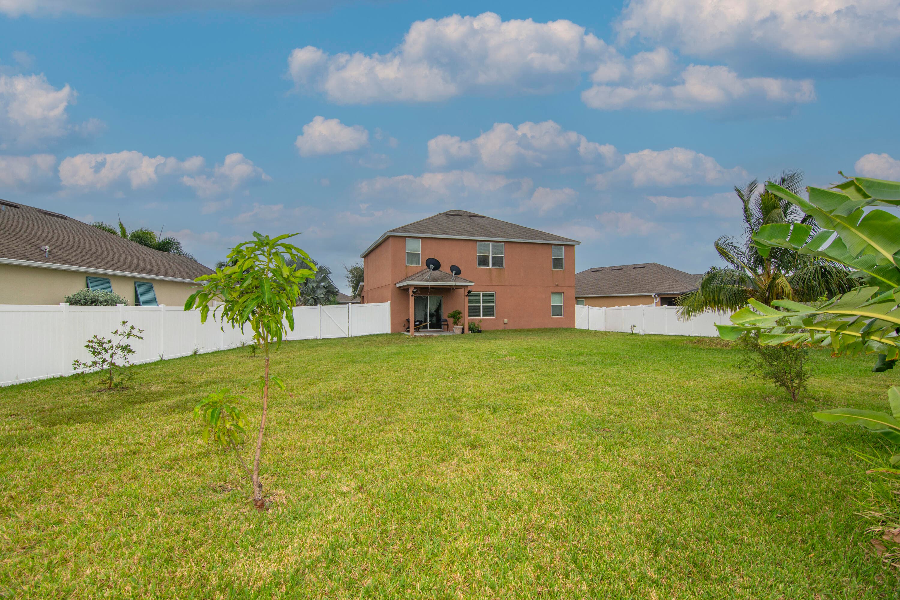 1615 Lexington Square SW, Vero Beach, FL 32962 24