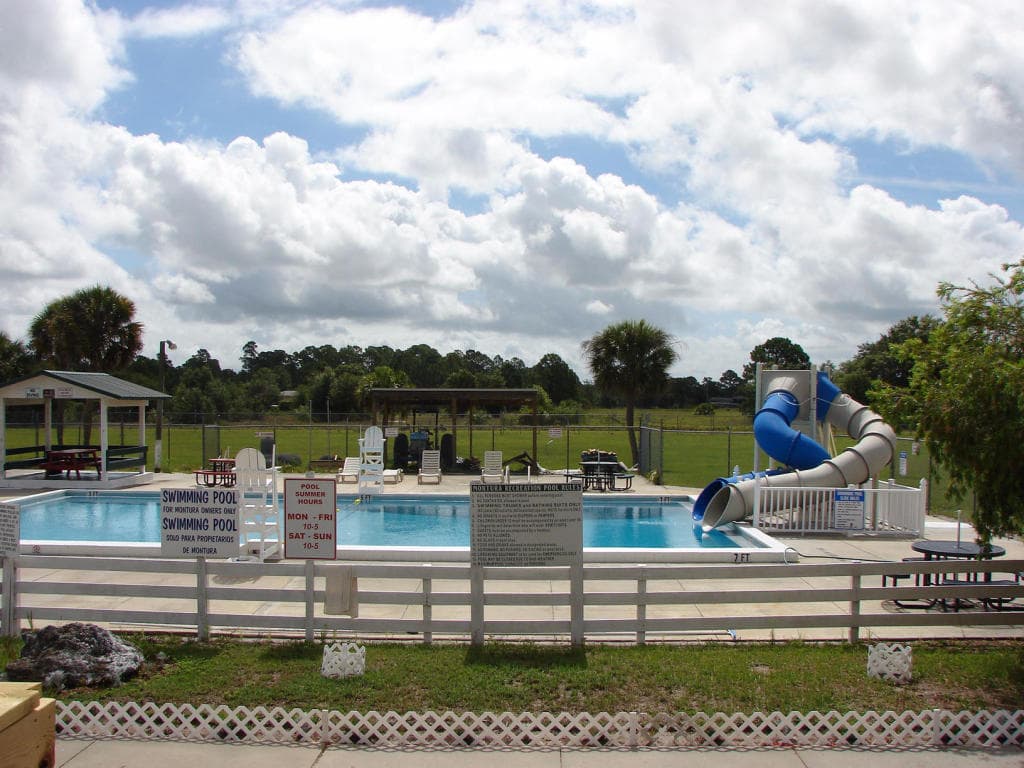 725 S Willow Street, Clewiston, FL 33440 6