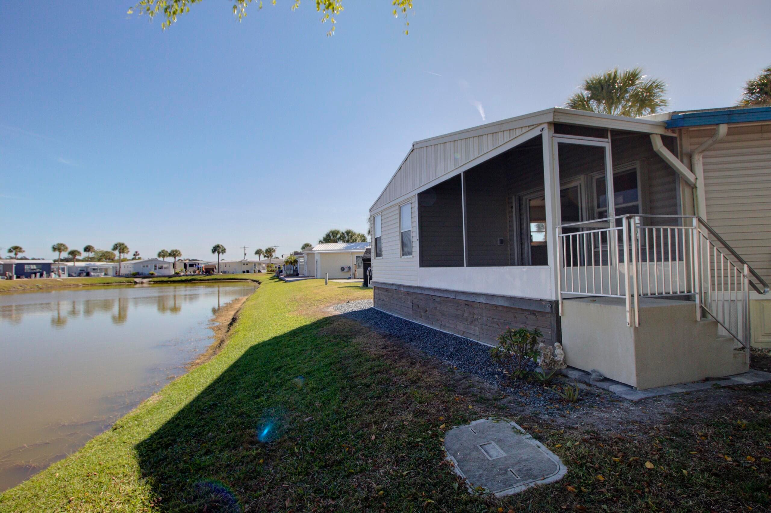 6633 SE 52nd Street, Okeechobee, FL 34974 4