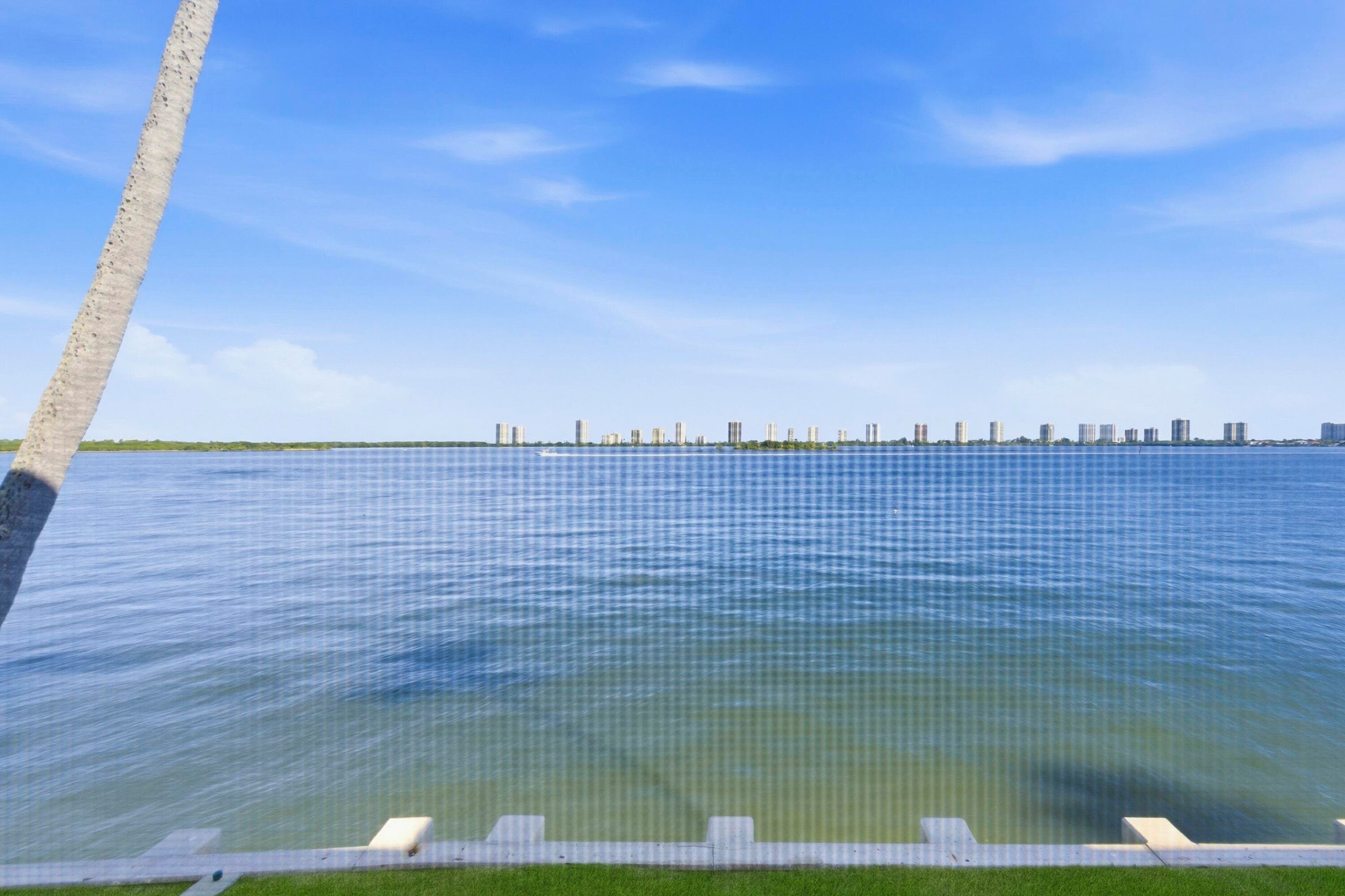 100 Doolen Court 203, North Palm Beach, FL 33408 14