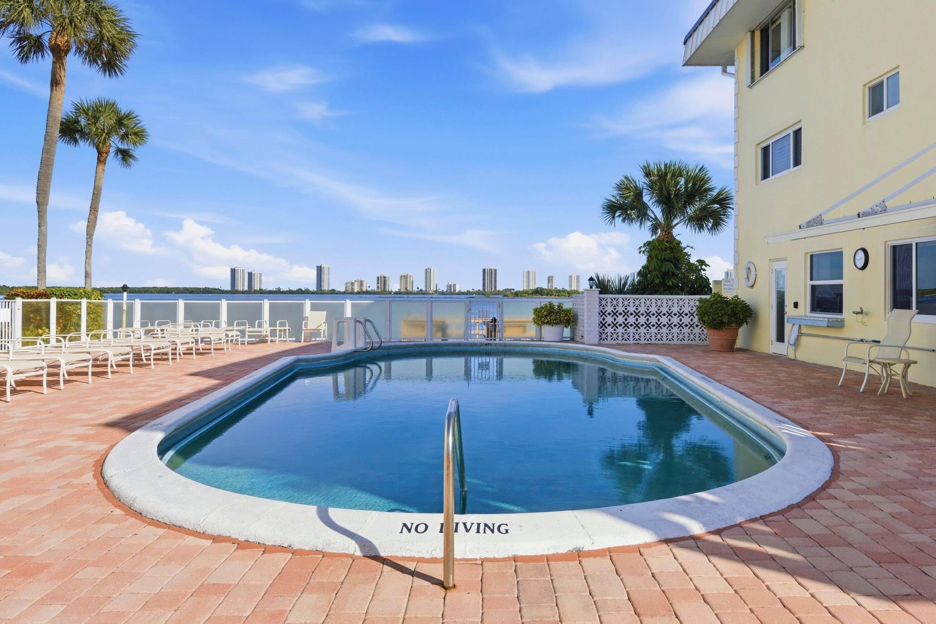 100 Doolen Court 203, North Palm Beach, FL 33408 16