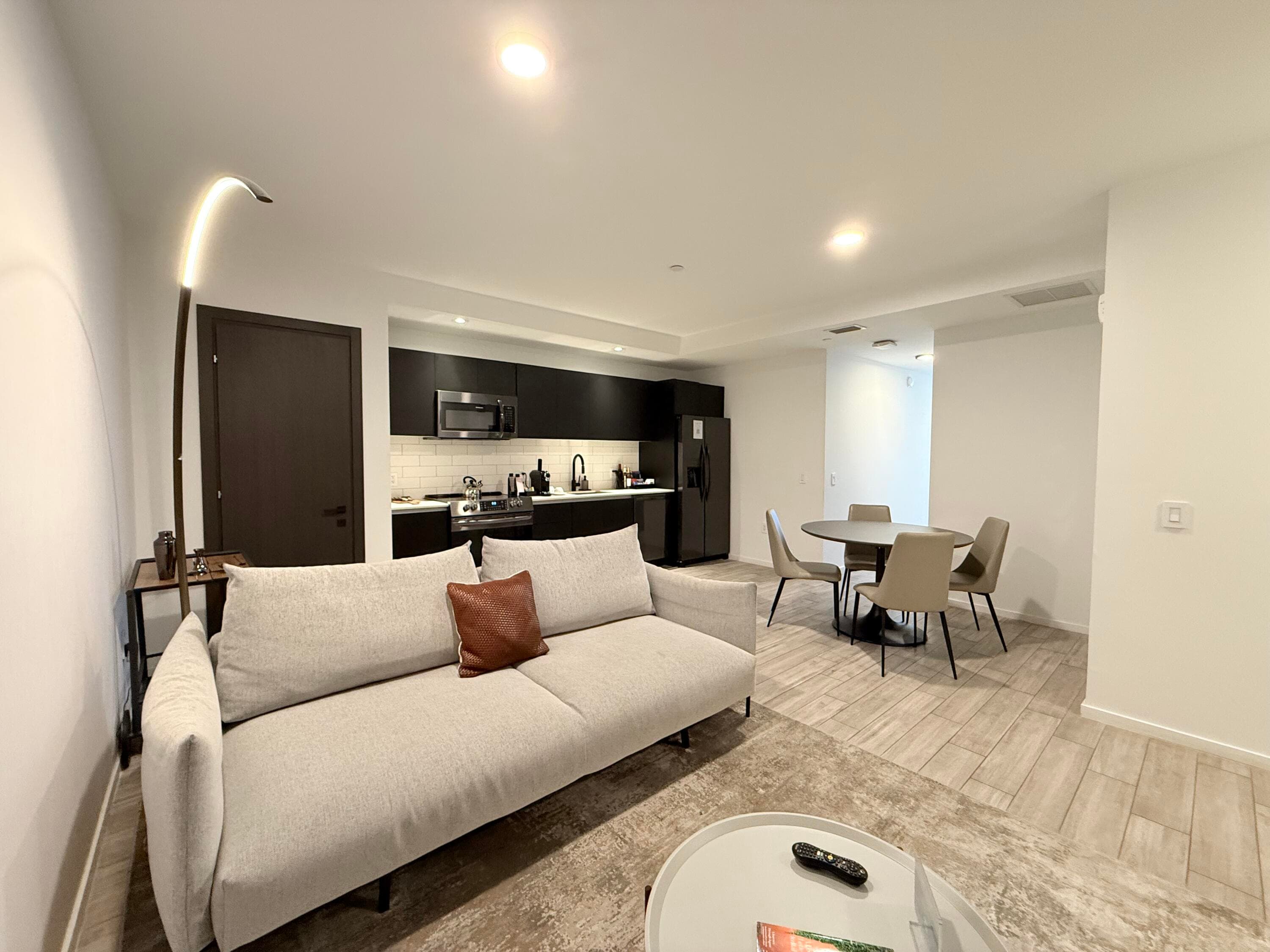 398 NE 5th Street 1715, Miami, FL 33132 5
