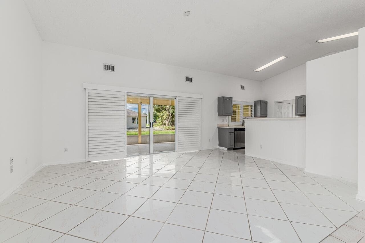 1126 SW Calmar Avenue, Port St. Lucie, FL 34953 4