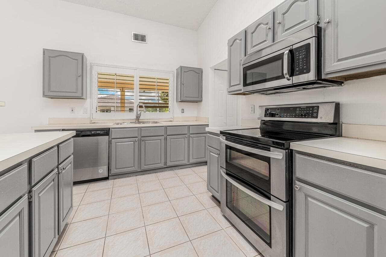 1126 SW Calmar Avenue, Port St. Lucie, FL 34953 8