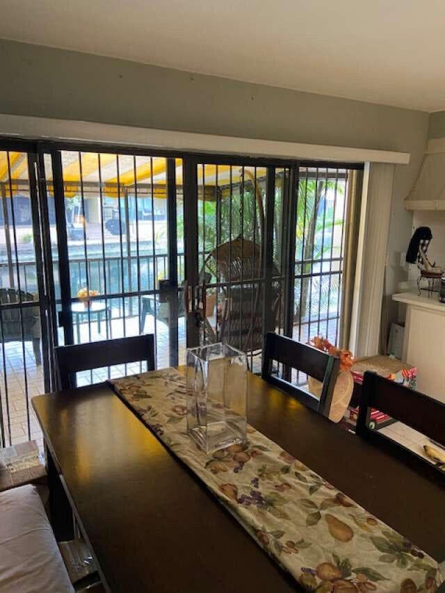 16023 Kingsmoor Way, Miami Lakes, FL 33014 3