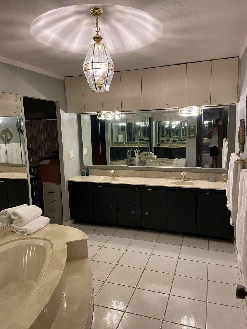 16023 Kingsmoor Way, Miami Lakes, FL 33014 11
