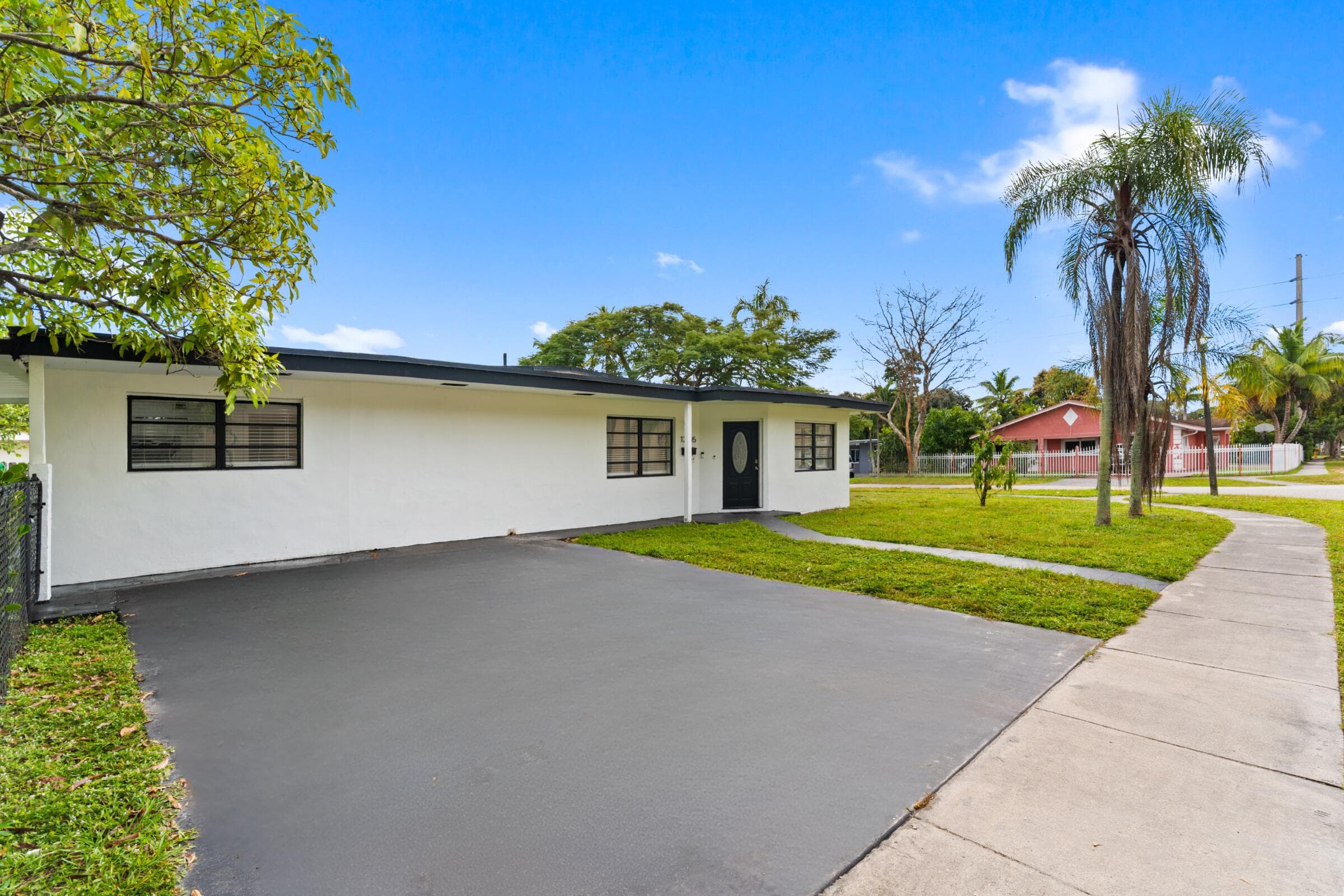 12805 NW 6th Avenue, North Miami, FL 33168