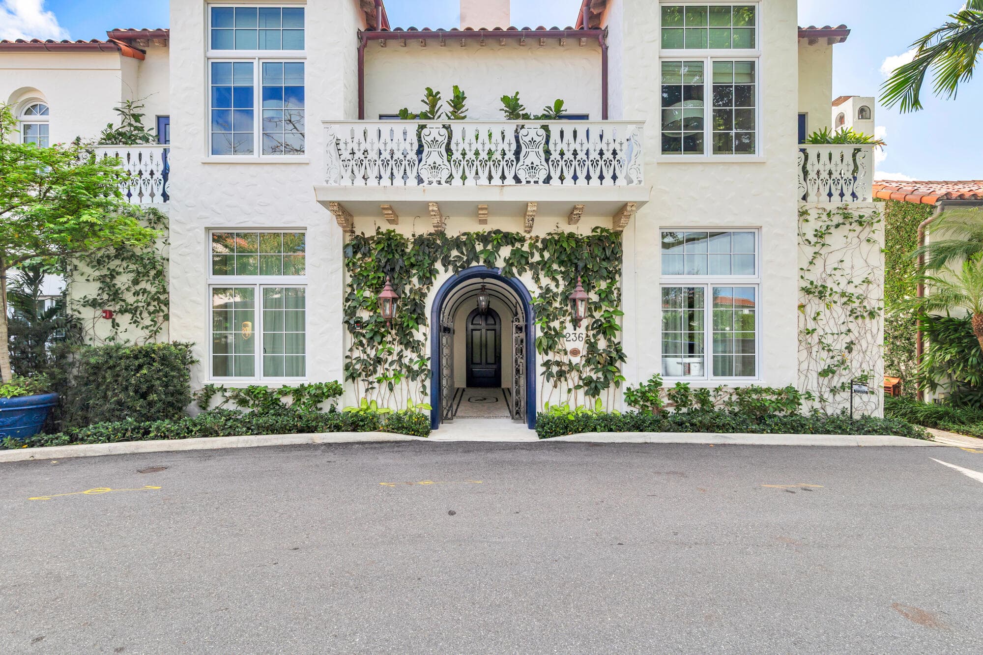 236 Phipps Plaza 201, Palm Beach, FL 33480 7