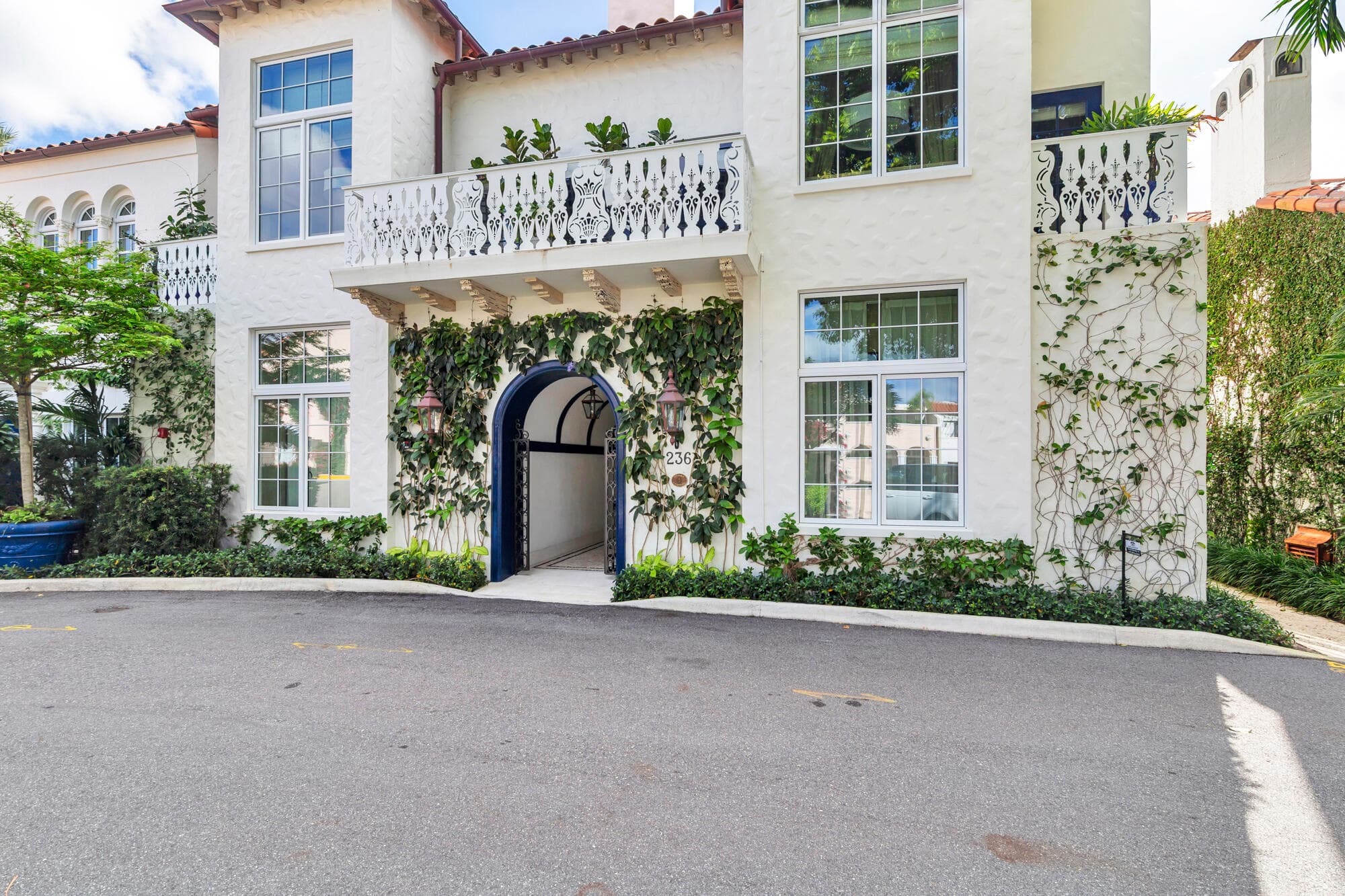 236 Phipps Plaza 201, Palm Beach, FL 33480 10